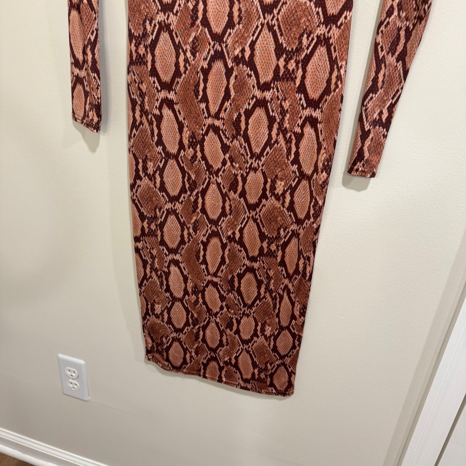 Missguided Pink Brown Deep V Neck Snake Skin Long Sleeve Dress Size 4 Small