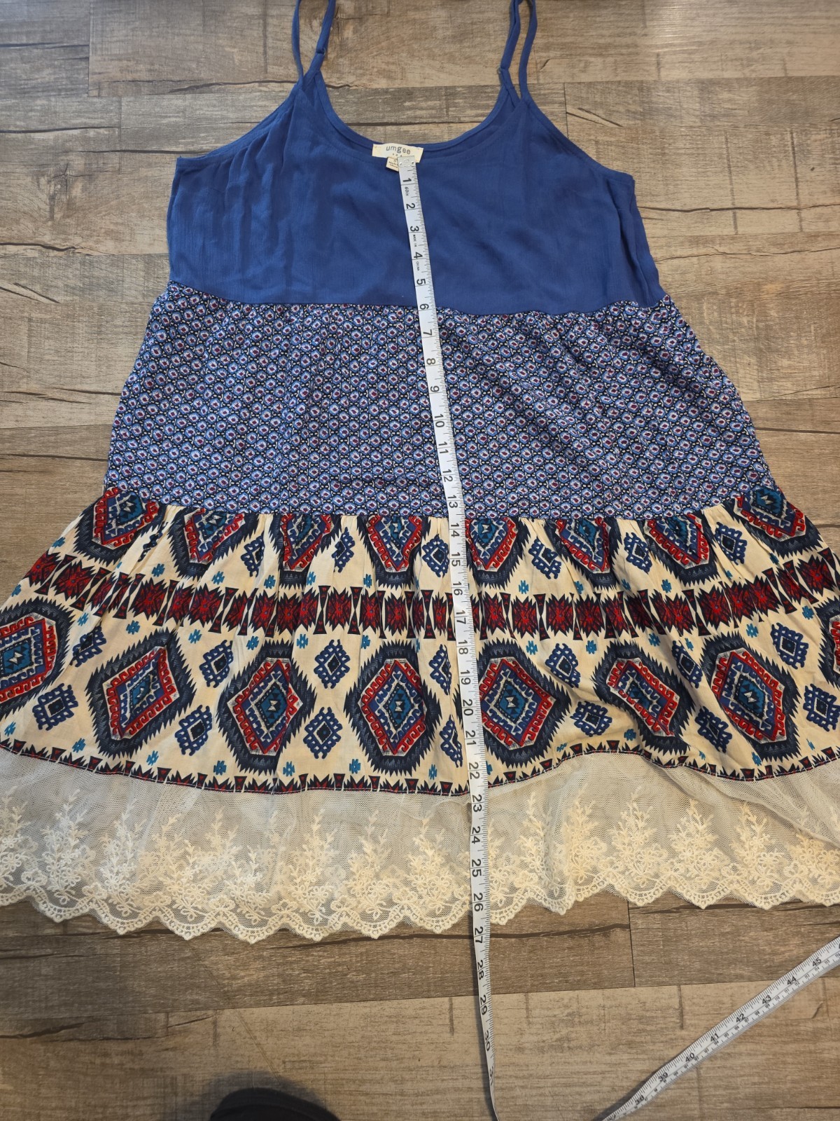 Umgee Strappy Sleeve Color Block Dress With Lace Bottom Size S
