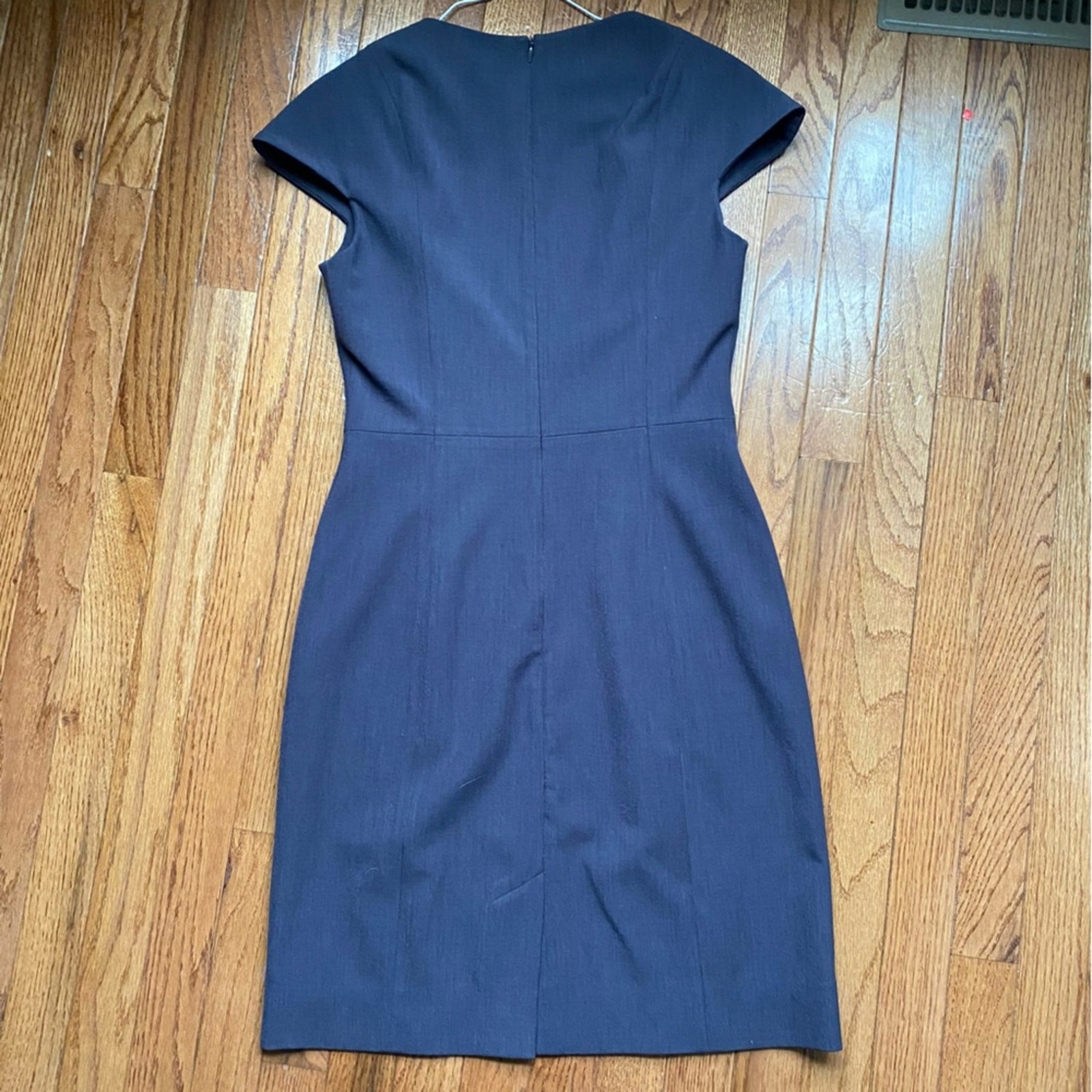 MM LaFleur The Shanna Washable Dress—Dark Brown sz 4 EUC
