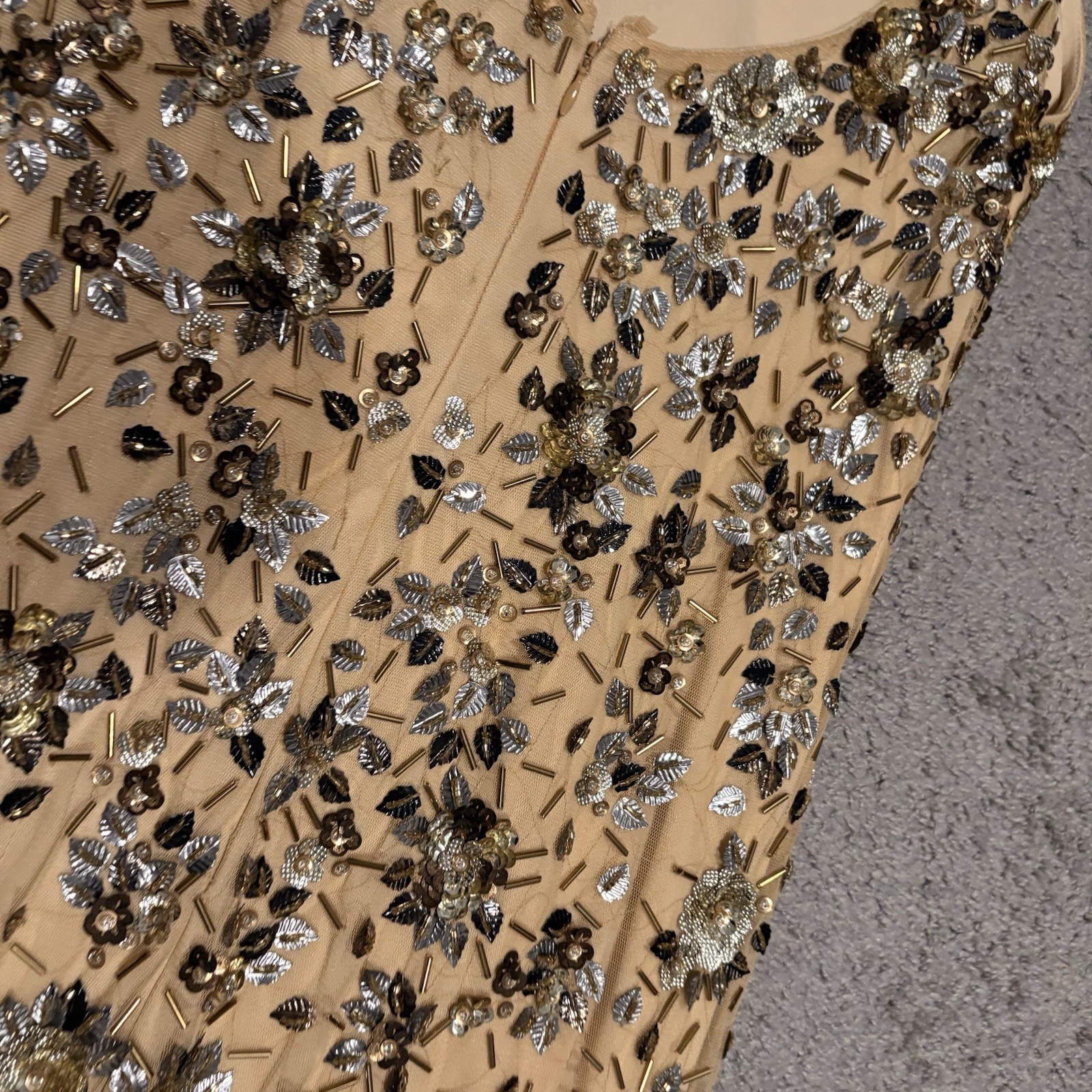 Mac Duggal New Beige Gold Embellished Scoop Neck Evening Gown Size 10 5477