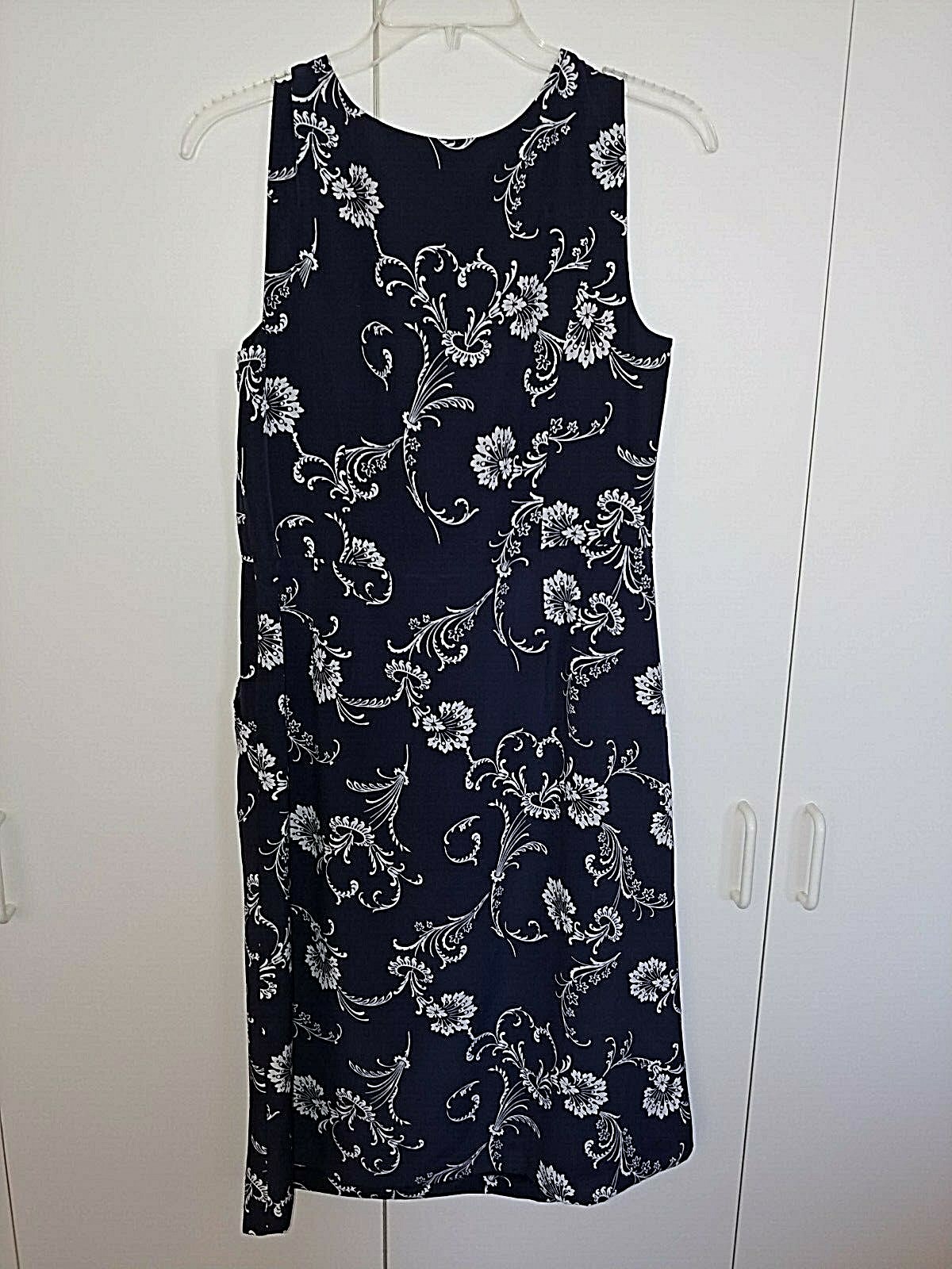 PENDLETON LADIES SLEEVELESS NAVY/WHITE SILK WAIST DRESS-8-CROSS-OVER V-NECK-NICE