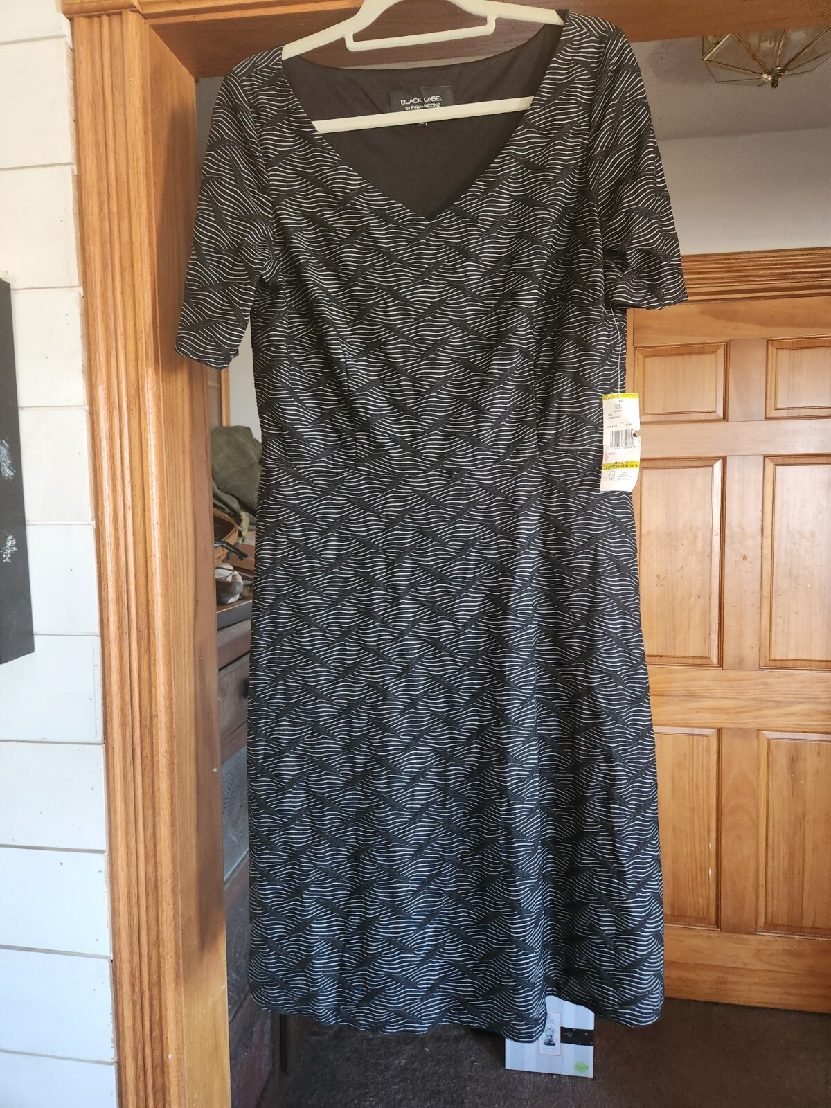 NWT Black Label By Evan Picone Size 14 Below Knee-length Dress Stretchy