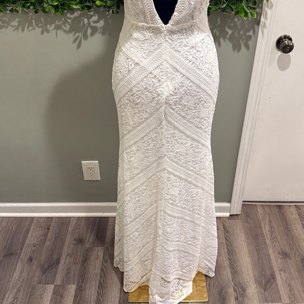 Adoring Attachment White Lace Twist-Front Sleeveless Dress