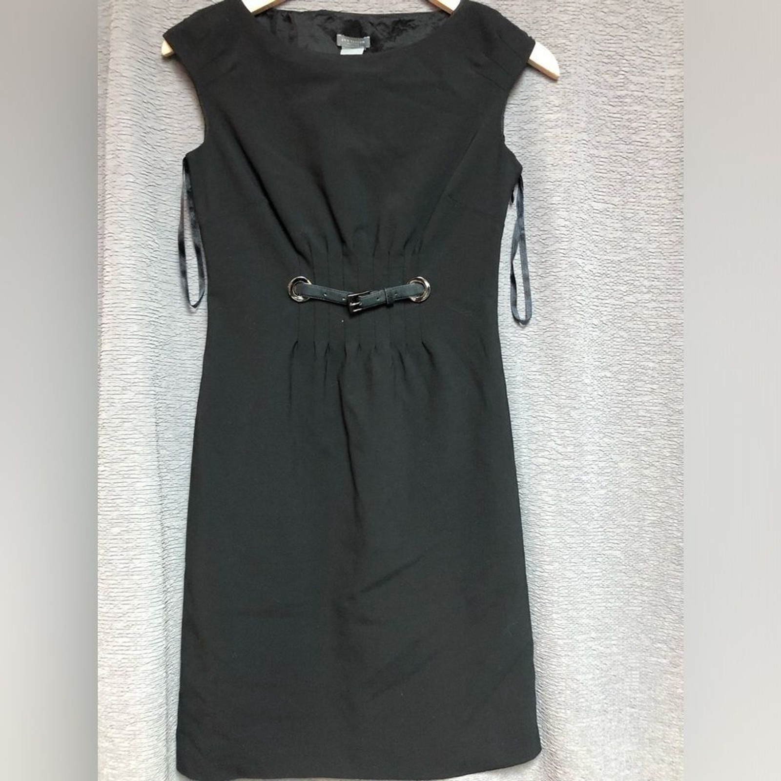Ann Taylor petites 0P black sleeveless dress with pleats at waist