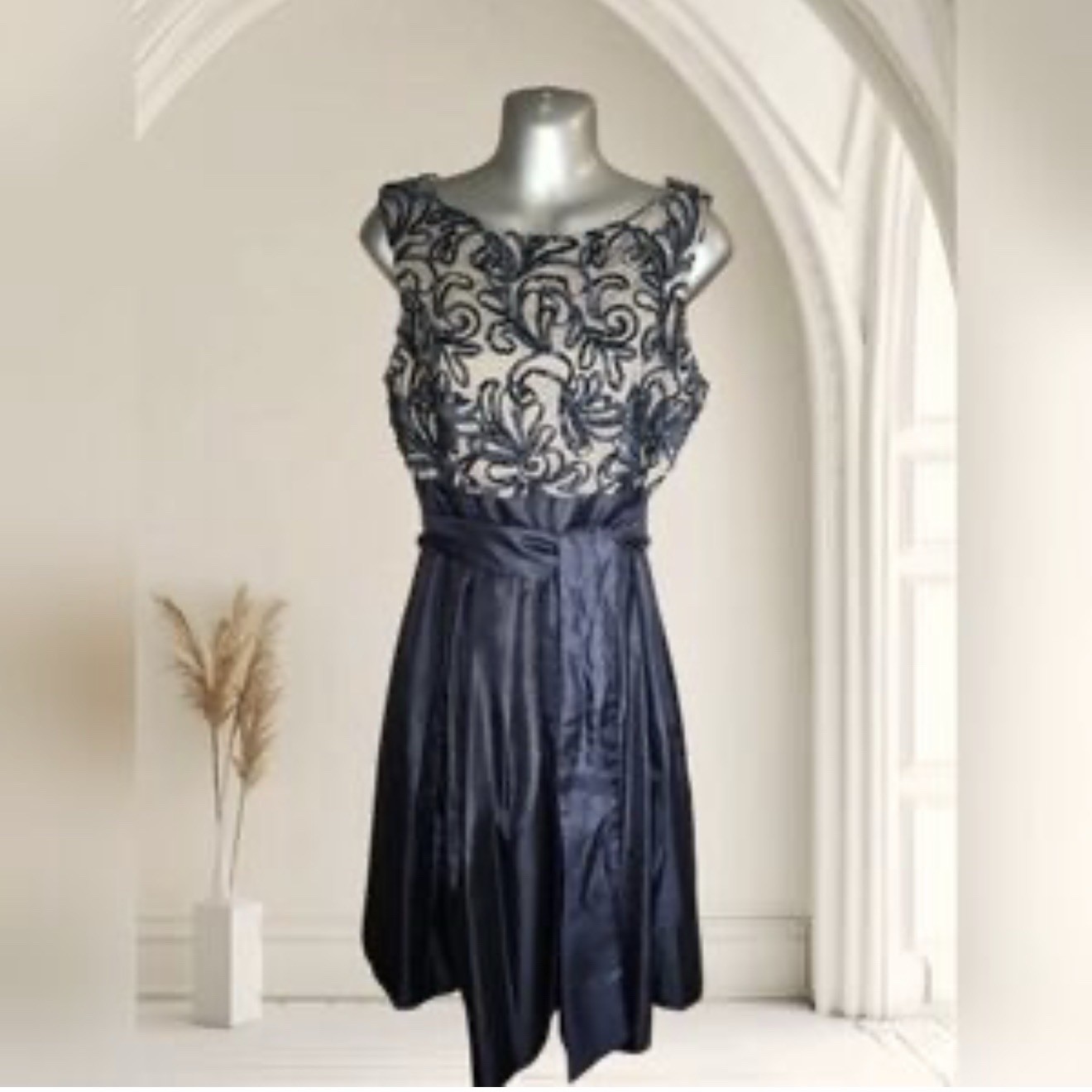 J Howard Navy Sz 6 Tie Waist Tea Length Formal Dress