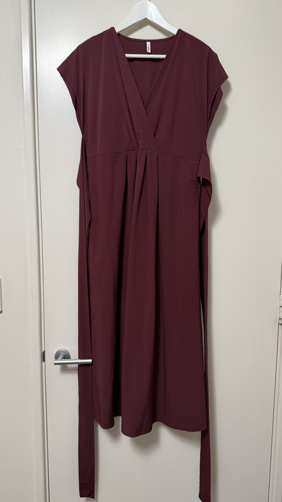 Halara dress Maroon/Wine/Burgundy Long With Pockets And Tie around Waist Medium