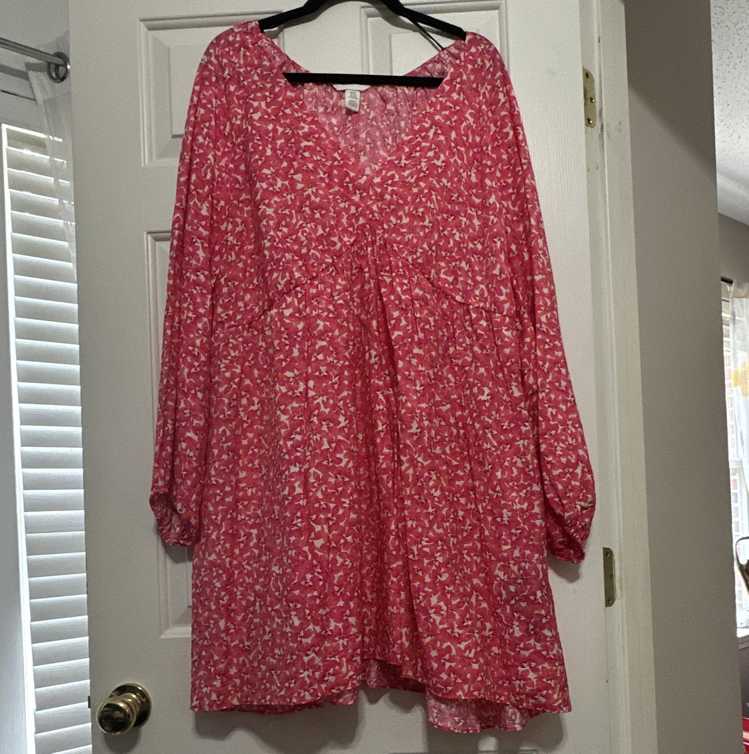 H&M 2XL Pink/White Floral V-Neck Long Sleeve Viscose Mini Dress