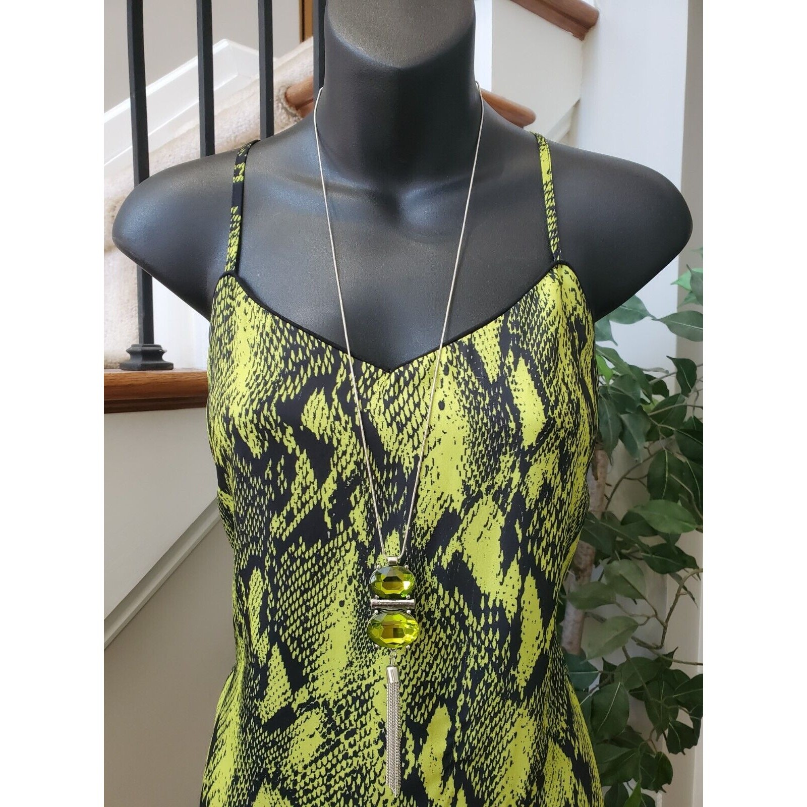 Sans Souci Green Snake Print Polyester V-Neck Sleeveless Knee Length Dress Large