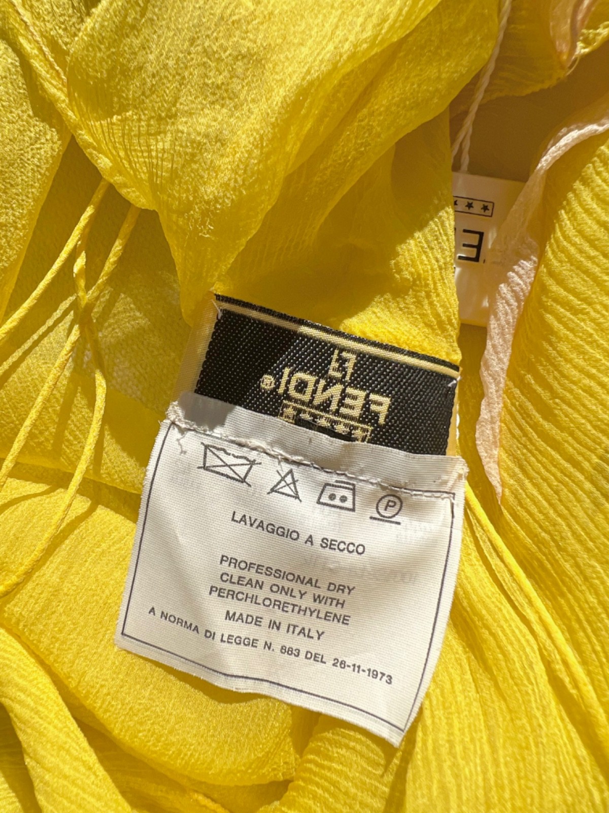 Fendi Spring/Summer 2000 Yellow Ruffle Silk Dress Duster Coverup – IT 42