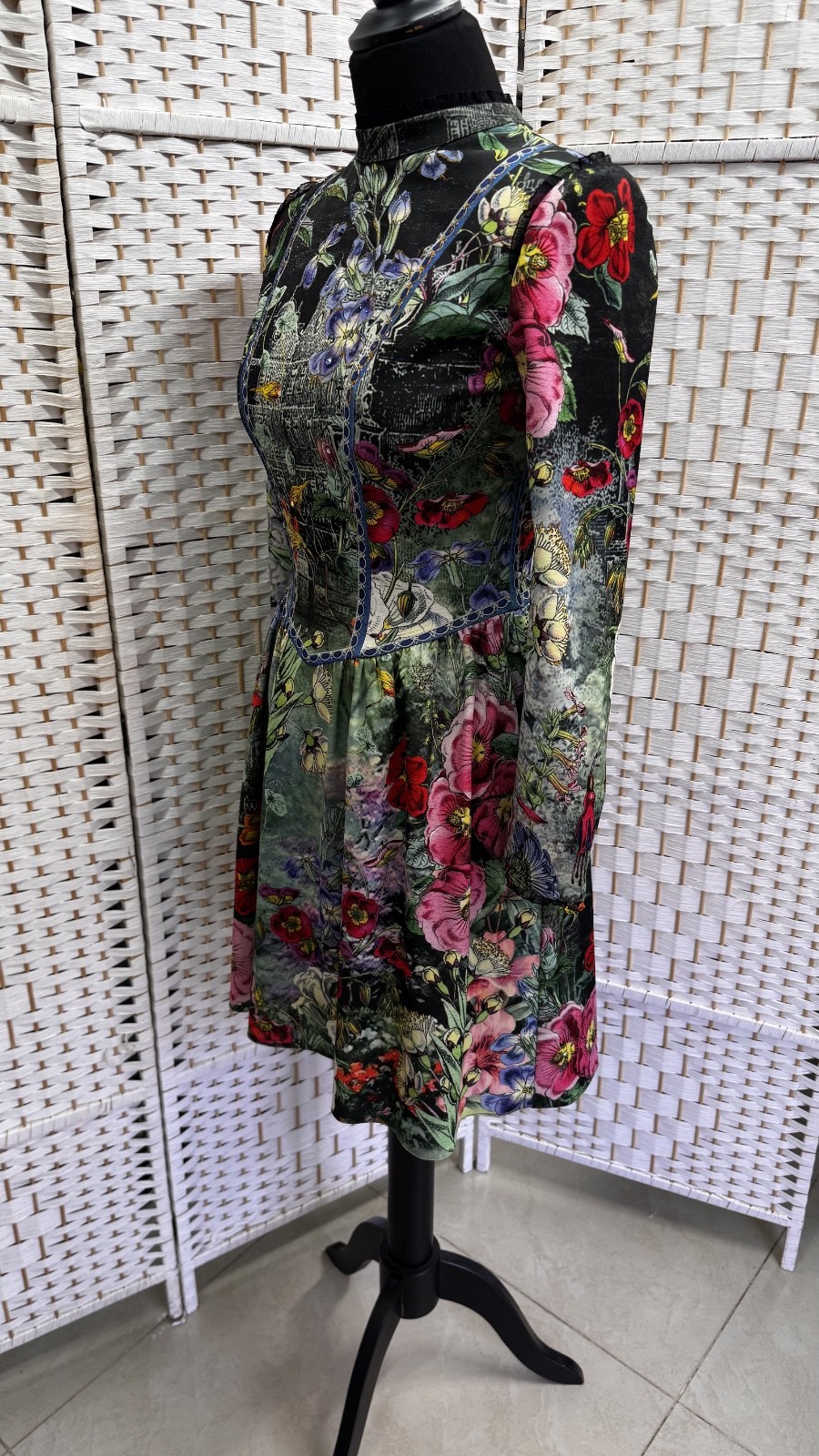 Michal Negrin Elegant Floral And Crystals Dress Size – 36 – NWT
