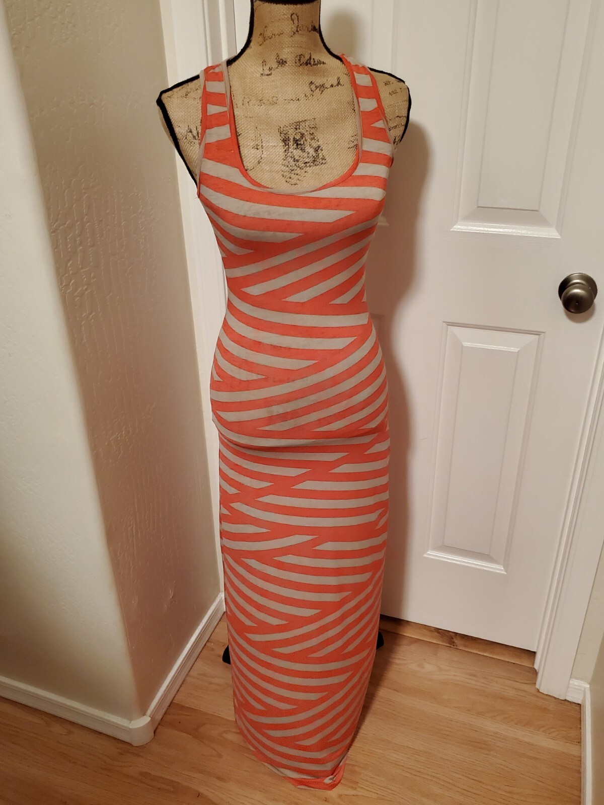 Gianni Bini Women’s Size XS Orange & Beige Knit Maxi Dress