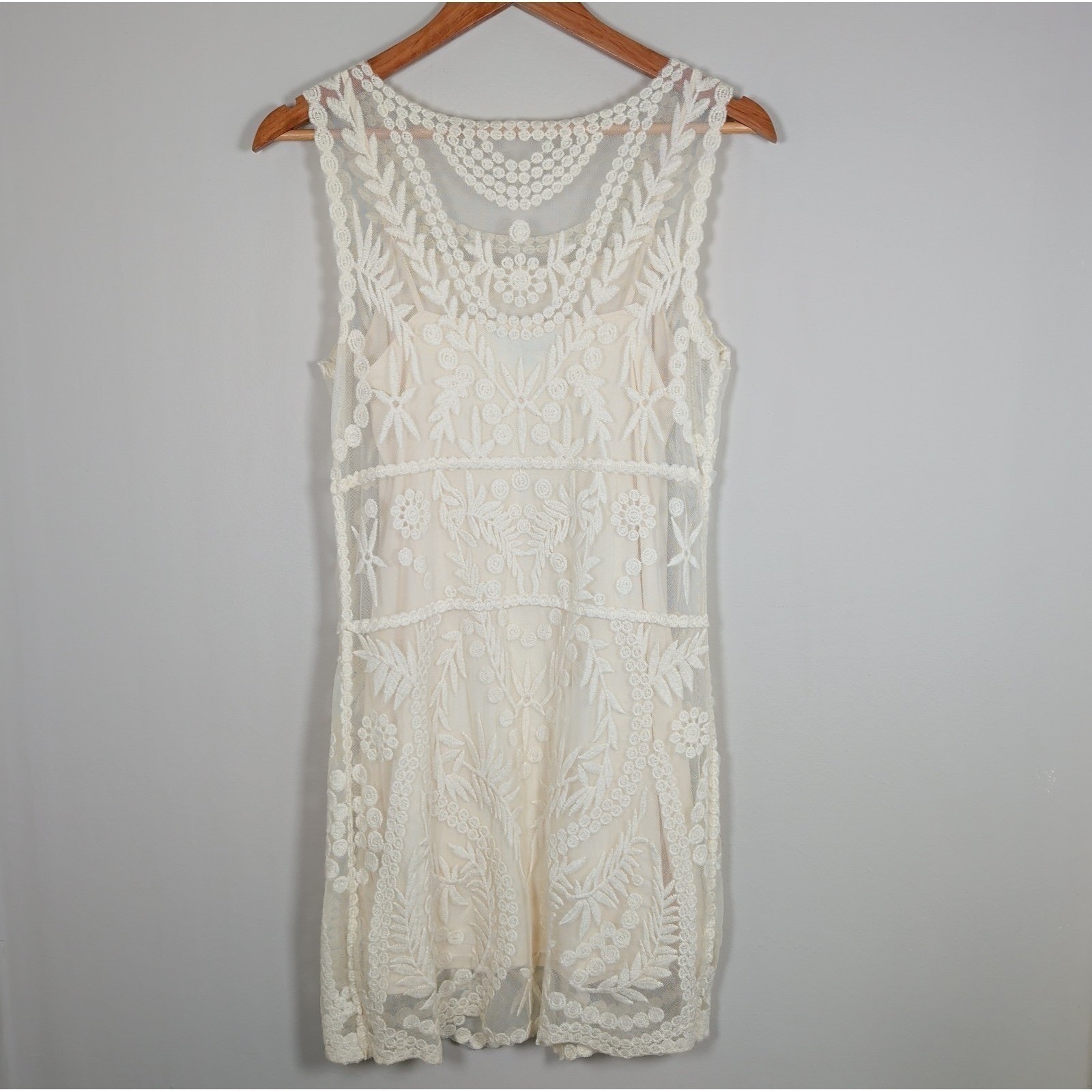 Express Ivory Lace Overlay Sleeveless Embroidered Scalloped Hem Dress Small Boho