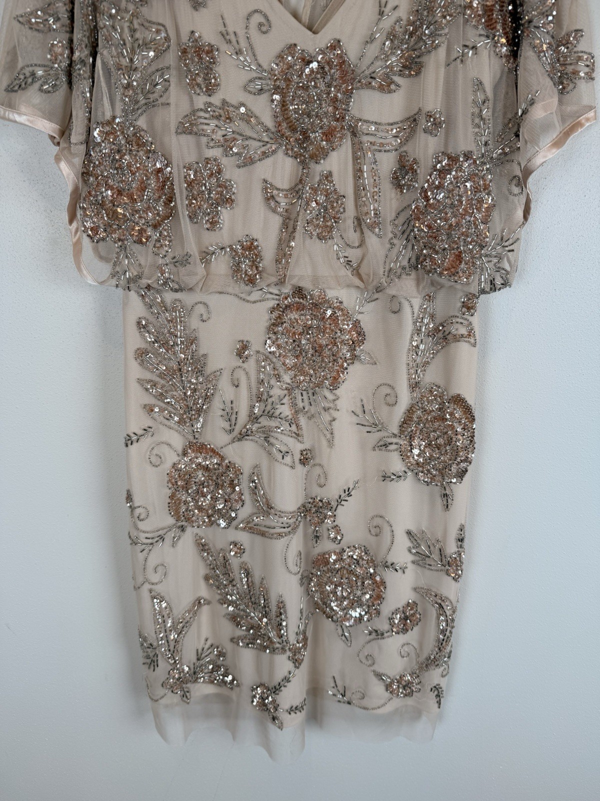 Aidan Mattox Beaded Sequin V-Neckline Blouson Mini Dress Silver Gold Sz 6