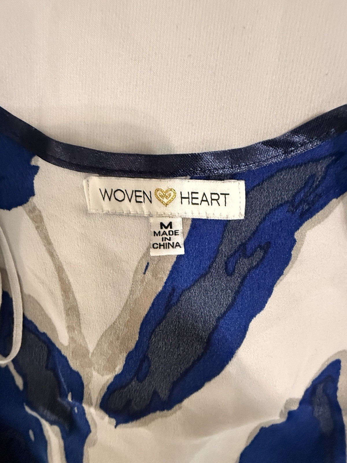 Woven Heart M White Blue Gold Abstract V-Neck 3/4 Bell Sleeve Knee Dress