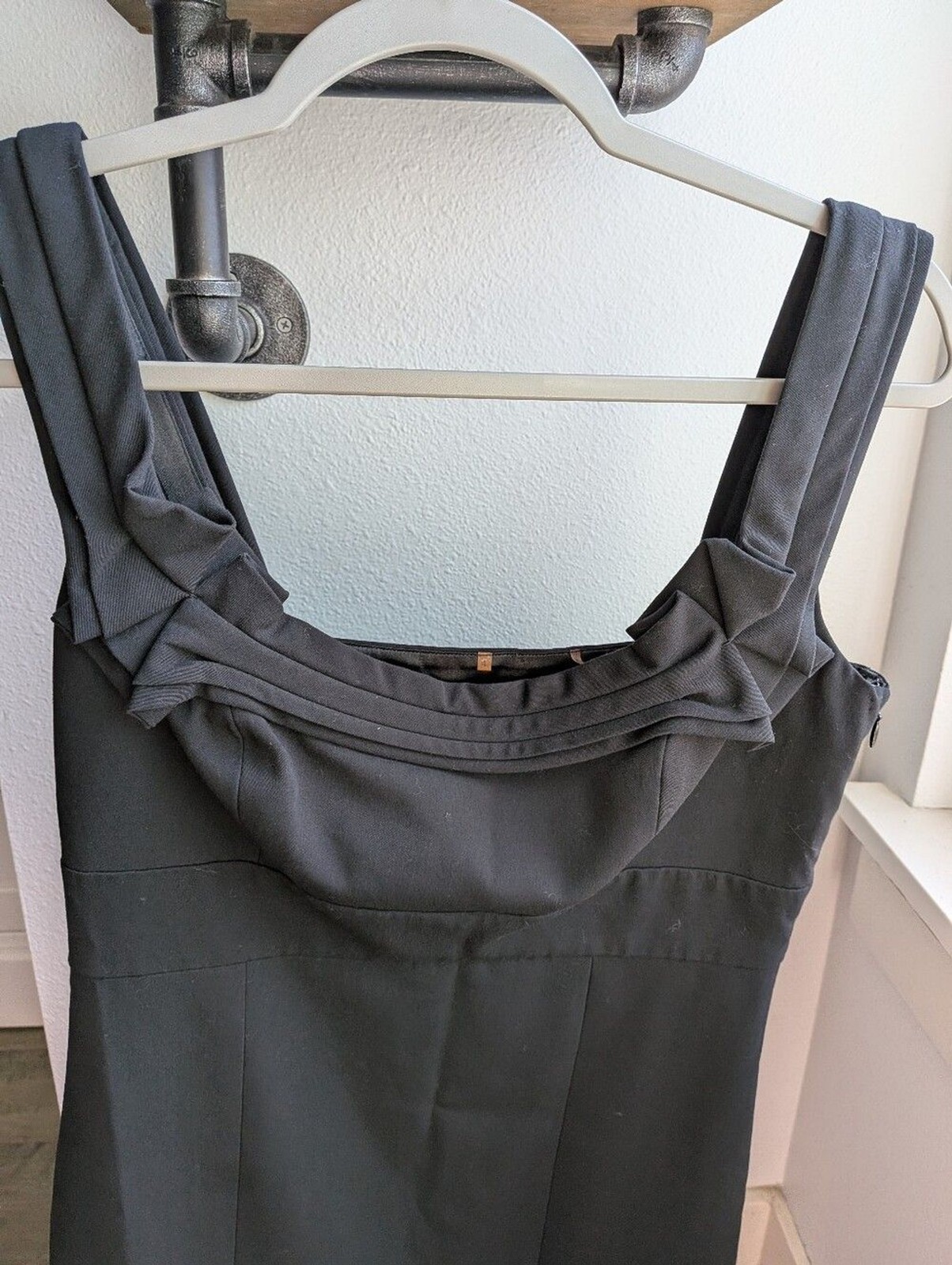 Elie Tahari Black Sheath Dress Origami Pleat Ruffle Neckline Size 4 Cocktail LBD
