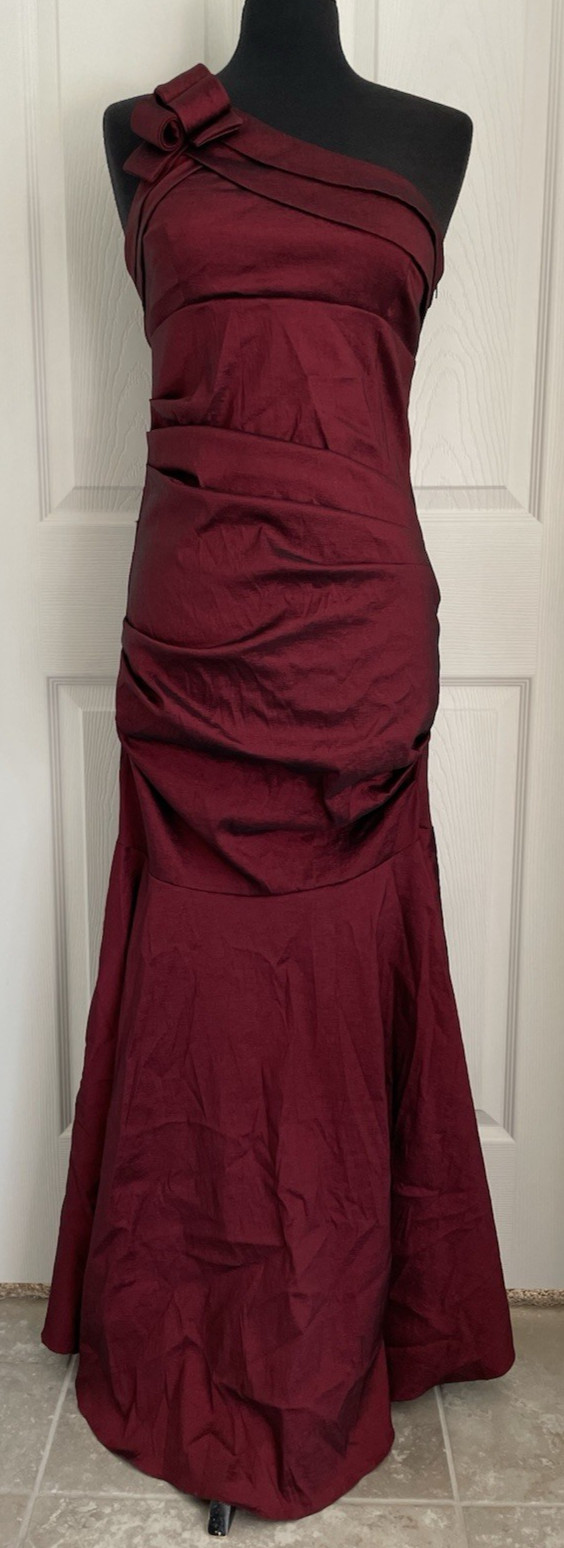 Betsy & Adam Taffeta Bow One Shoulder Ruched Long Gown Burgundy Size 10