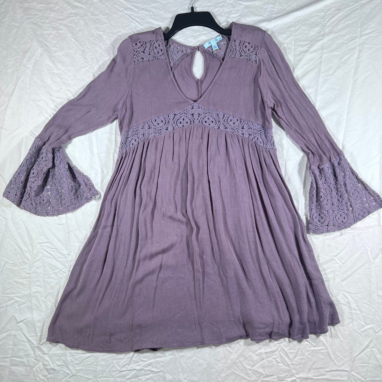 She + Sky Womens L Lavender Lace Bell Sleeve Boho Shift Mini Dress