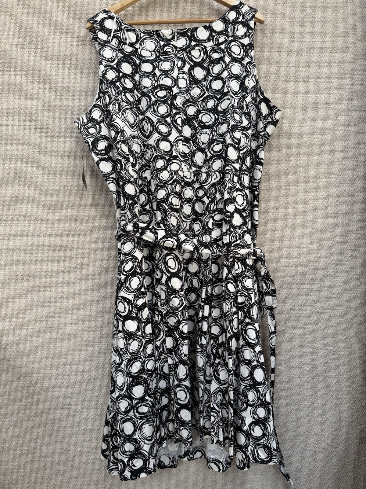 R&M Richards Dress Womens 22W Plus Size Black White Circle Swirl Belted A-Line￼