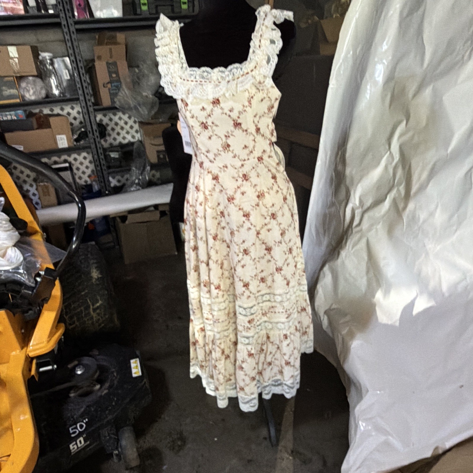 Lacemade Women’s White/Red Floral Square Neck Sleeveless Midi Dress Size S