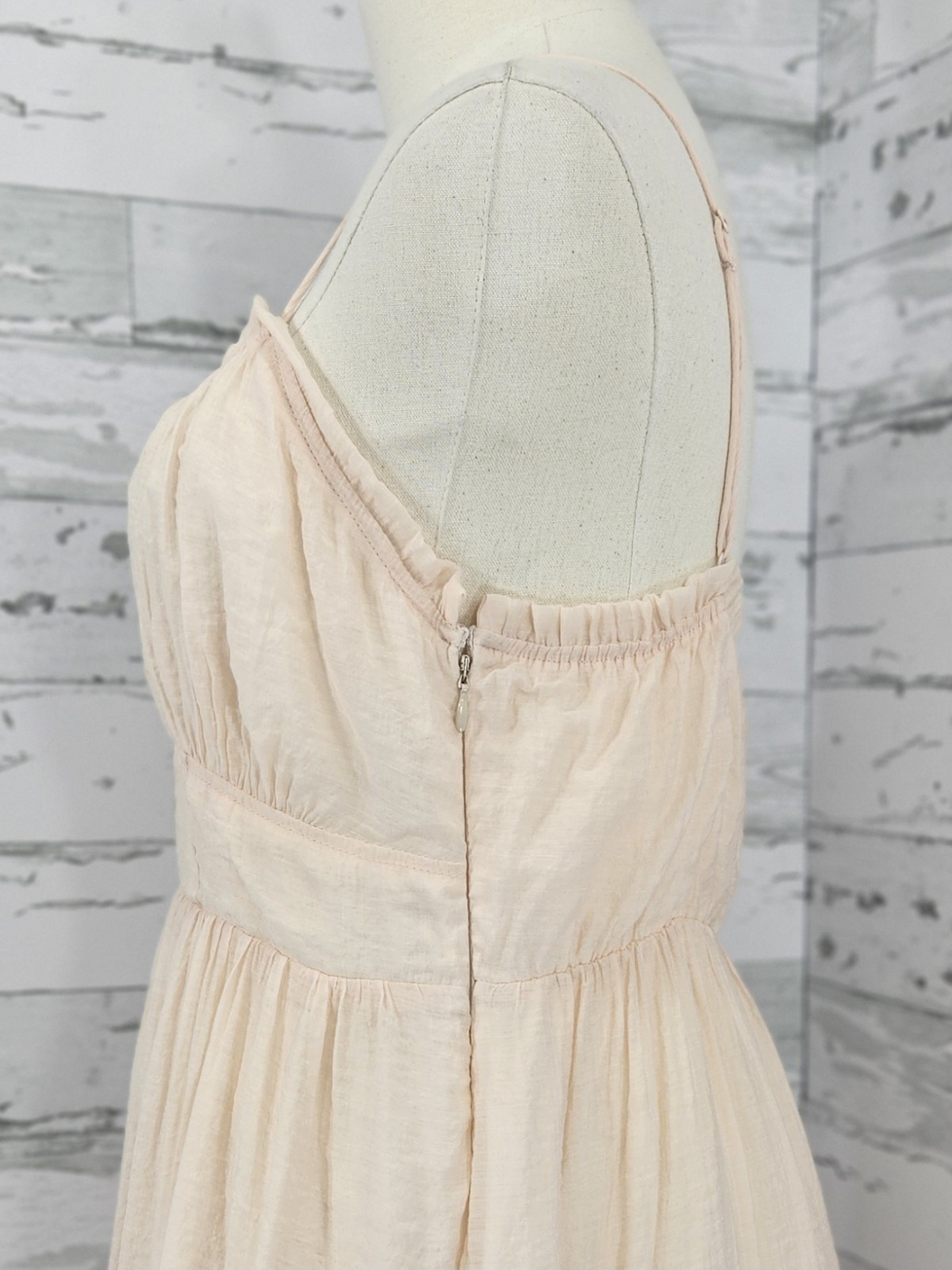 H & M Womens 12 Sleeveless Ruffle Midi Dress Gathered Waist Cream Peach