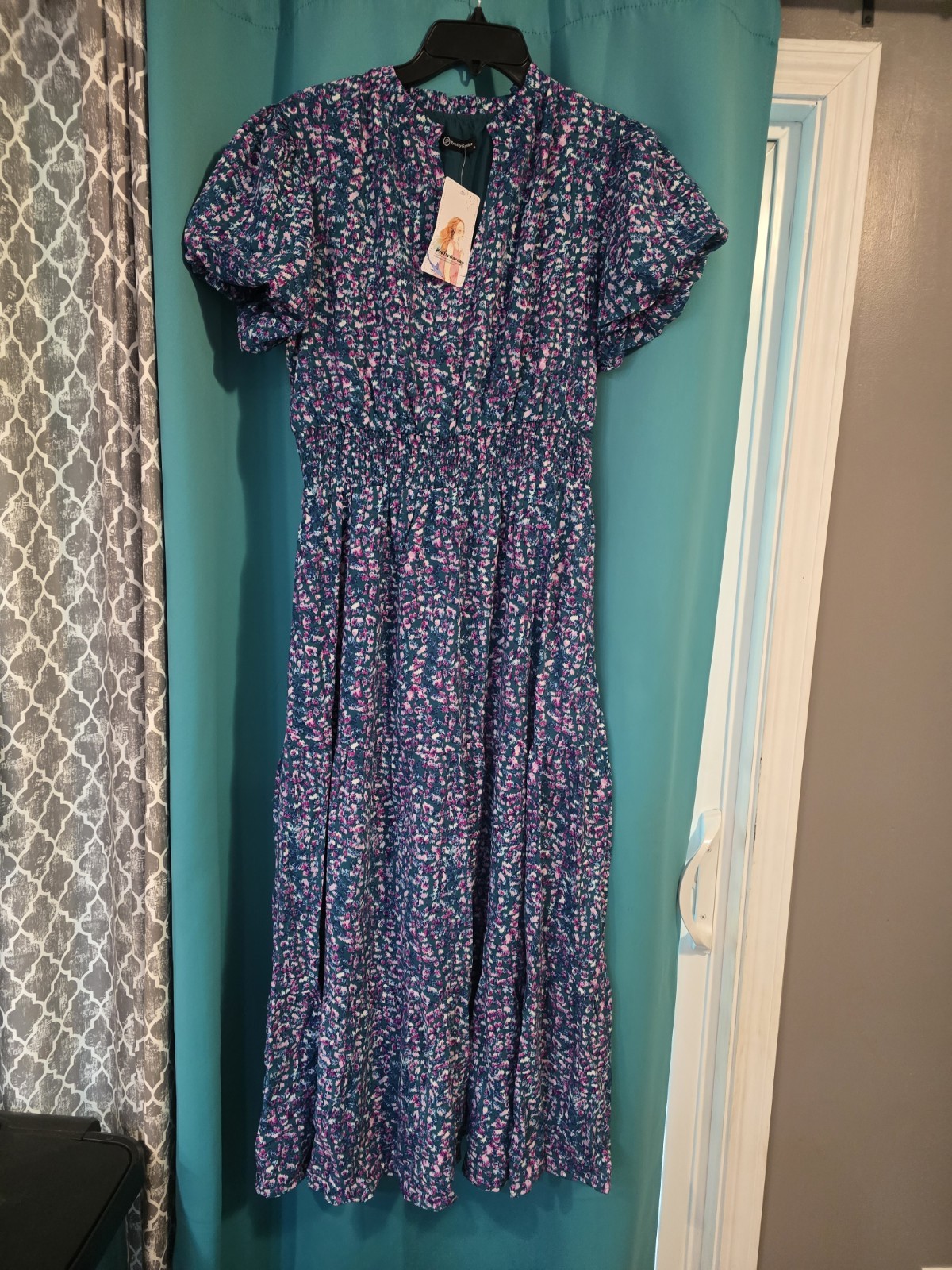 Pretty Garden Dress Floral Flutter Sleeve Midi Medium NWT