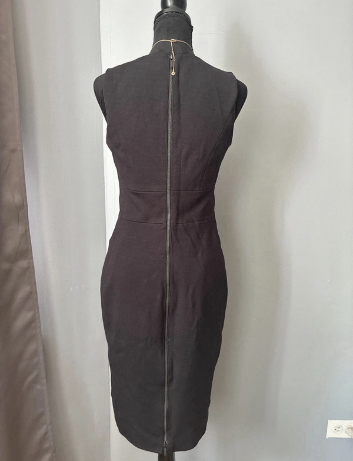 Classiques Entier Black Leather V-Neck Sleeveless Sheath Knee-Length Dress 6