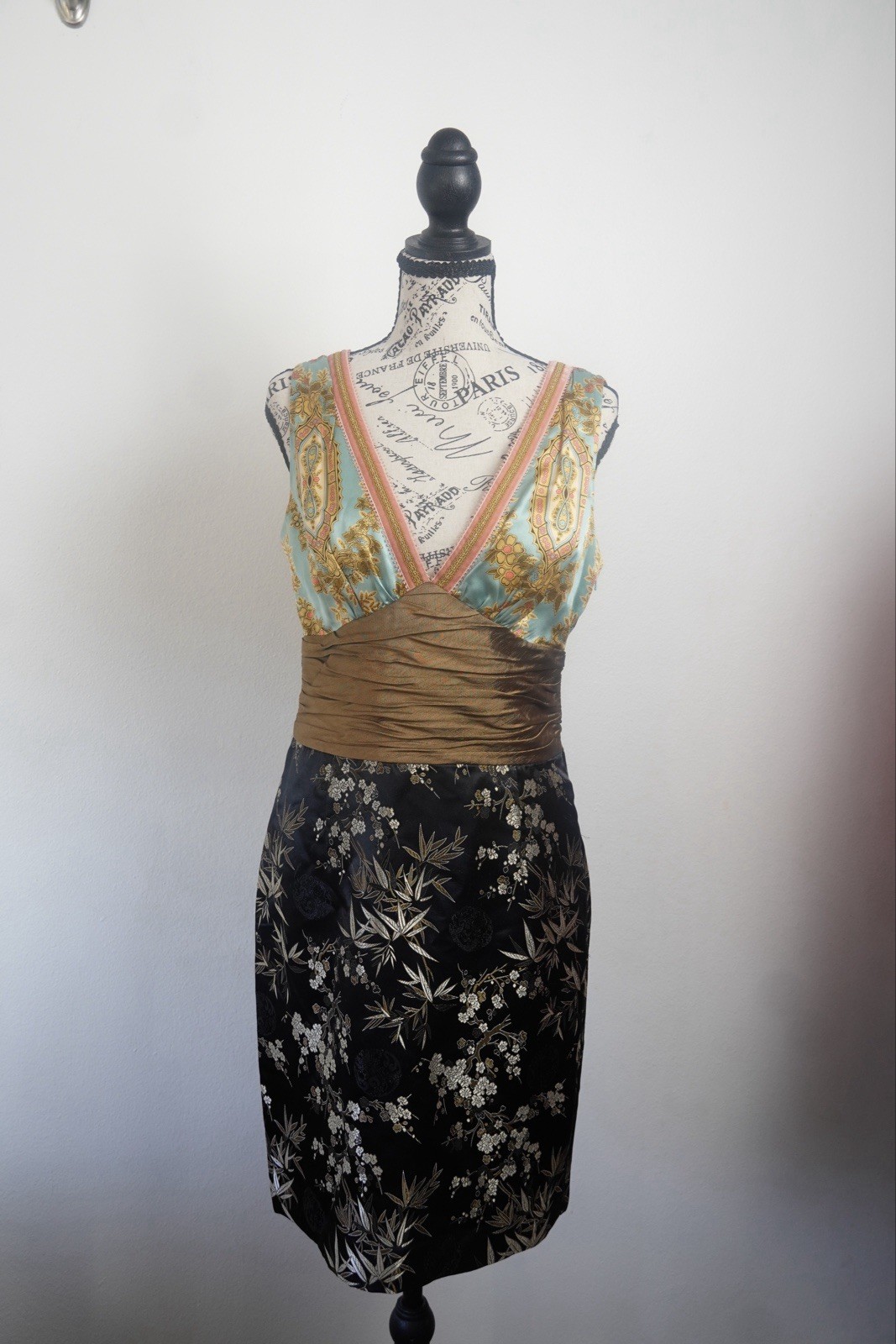 Phoebe Couture Asian Silk Floral Brocade Sheath Cocktail Dress Size 10 V Neck