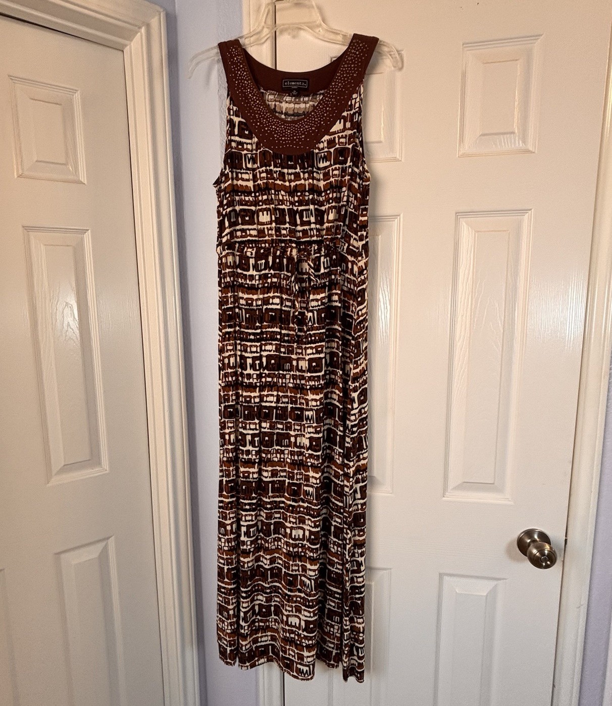 Elementz Petite Large Sleeveless Maxi Dress- Brown Geometric Print