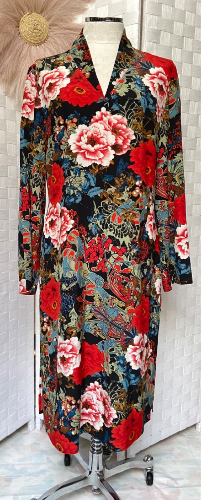 J. Peterman Red Pink Blue Green Floral V Neck Long Sleeve Midi Dress Size 6