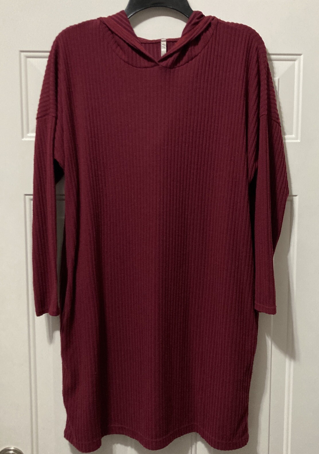 Women’s Red Lolly Wine Colored Hooded Dress With Pockets Size M EUC