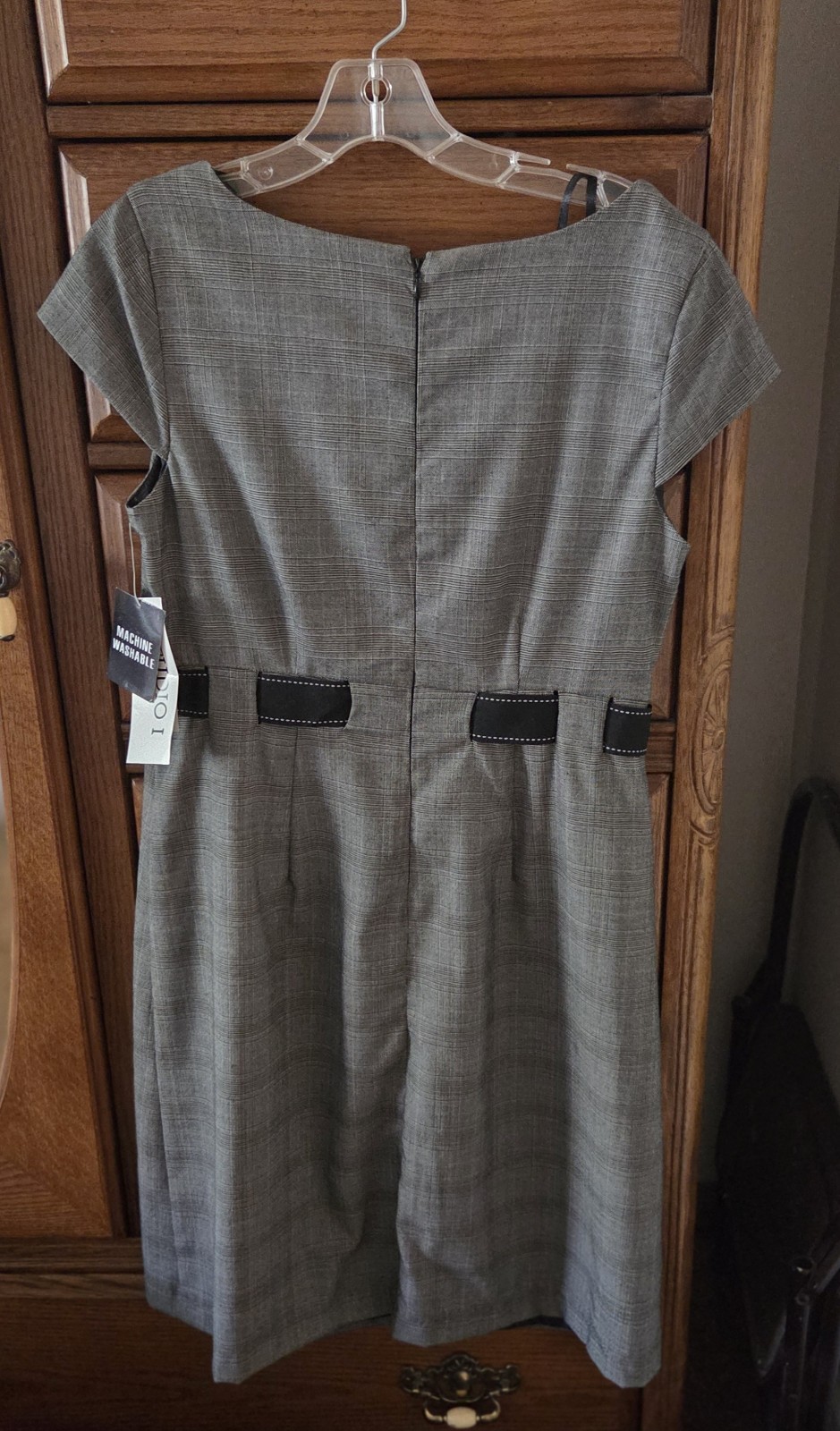 Studio I Women’s Gray/Black Plaid Sheath Knee Dress Scoop Neck Belted Zip 10