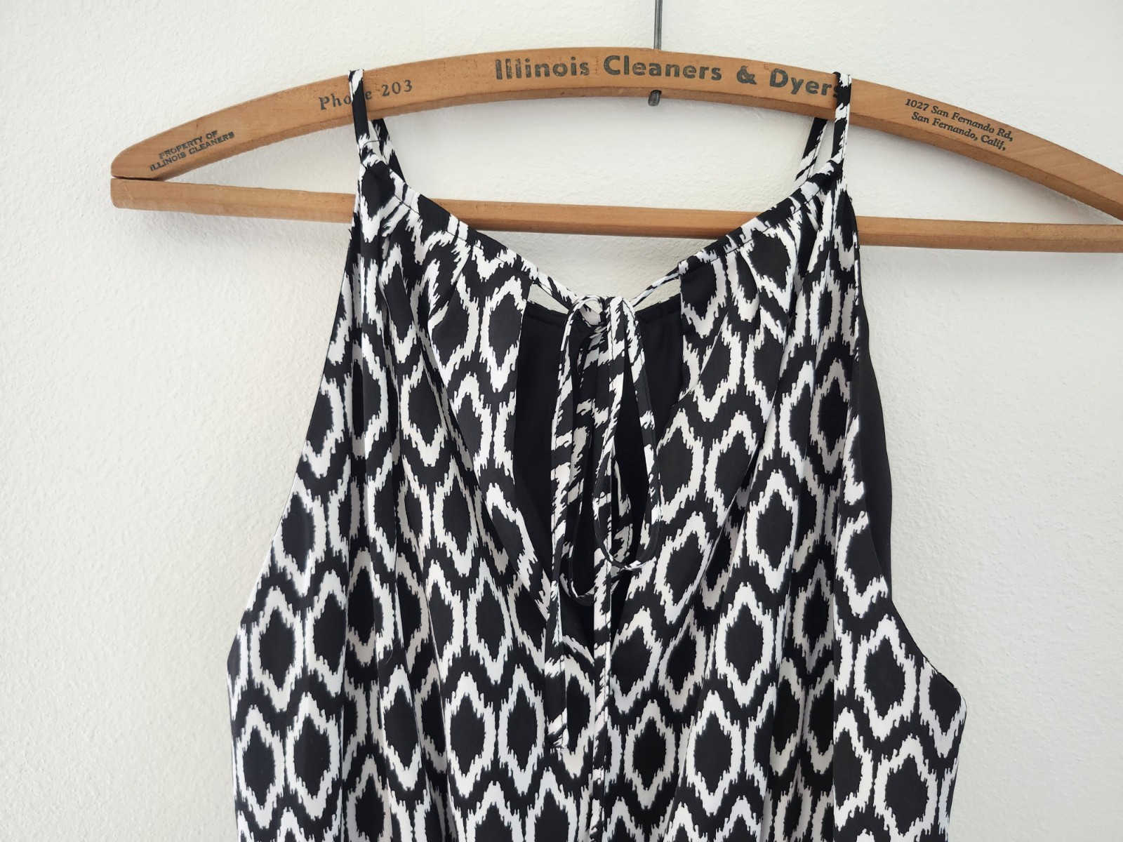 Apr 9 Black White Geometric Ikat High-Low Maxi Dress Halter Neck Size S