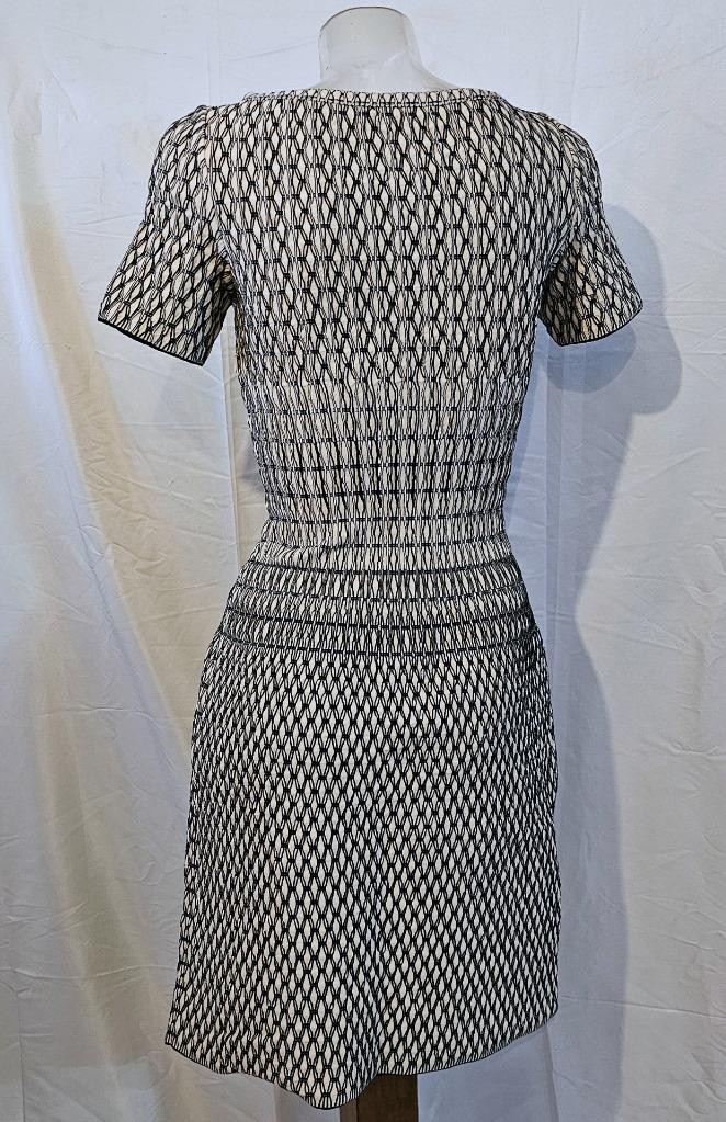 ALAÏA Paris Bodycon Short Sleeve Honeycomb Knit Silk Blend Dress – M (42)
