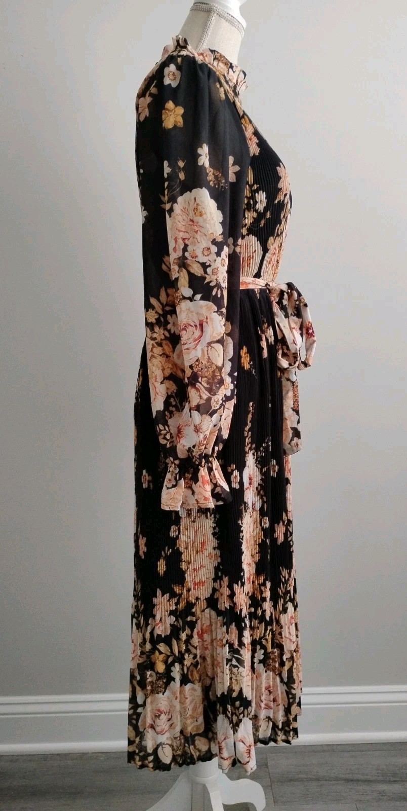 Vici Pleated Songbird Floral Pattern Midi Dress Long Sleeve Boho Women’s Size M