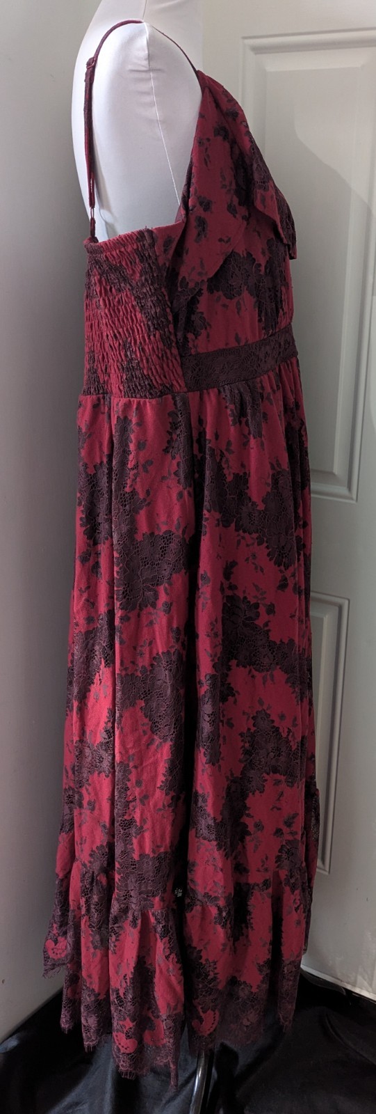 Torrid Dress Size 2 18/20 NWT Two Tone Lace Tiered Hem Dress In Rhubarb Pockets