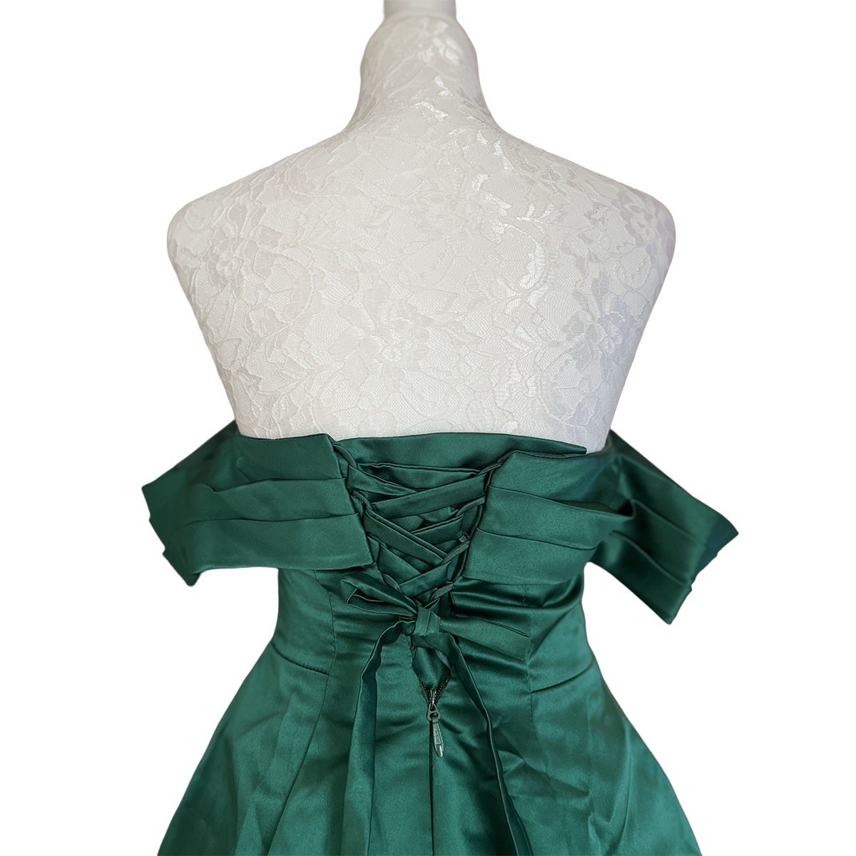 Emerald Green Off-the-Shoulder Satin Cocktail Dress Size 0 prom, wedding guest