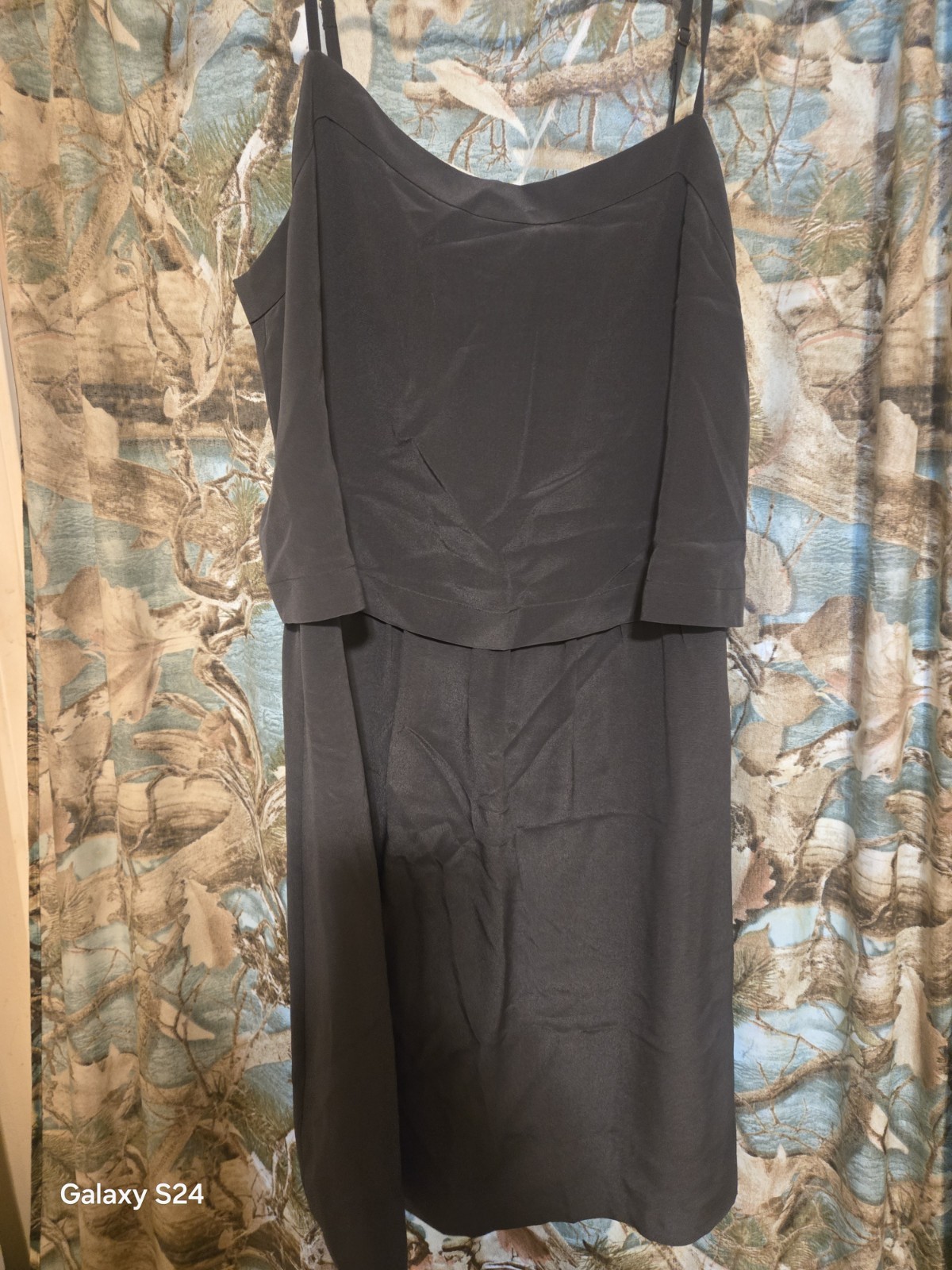 Womens Size 0 Grey Dress 100 Percent Silk, Lining Is 100 Percent Polyester
