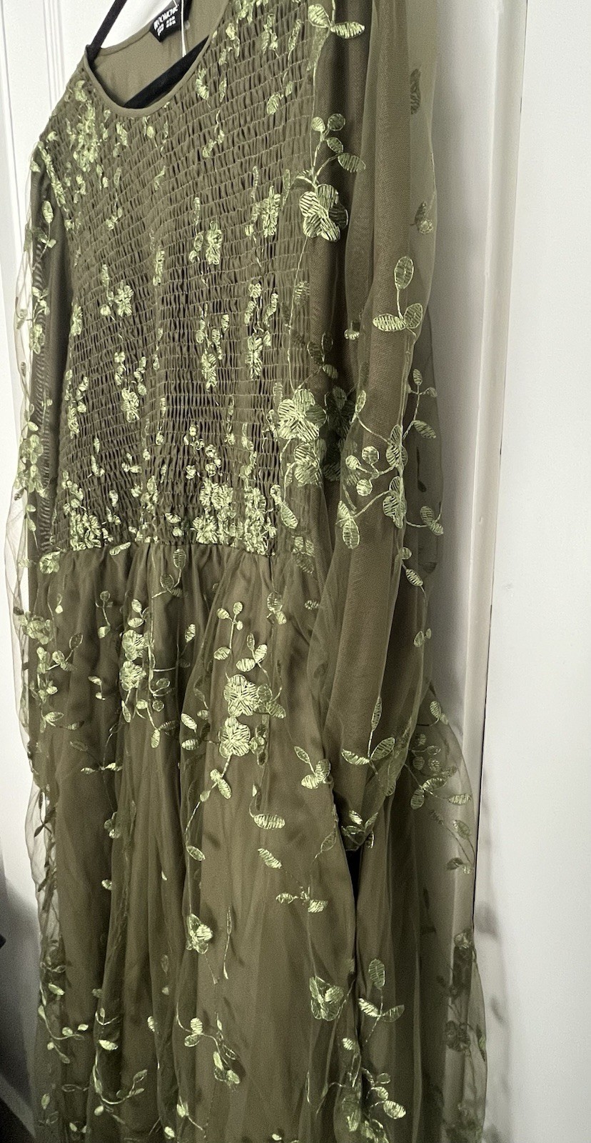 BLOOMCHIC Green Floral Embroidered Mesh Smocked Sheer Maxi Dress 18-20 (G6)
