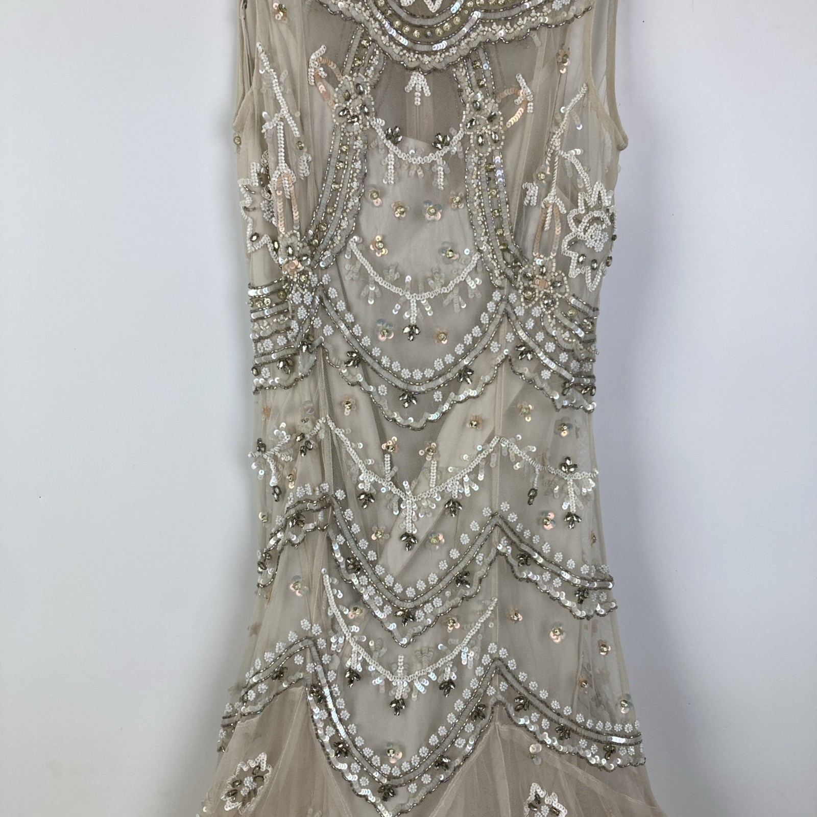 Needle & Thread Cate Beaded Sequin Wedding Dress Size 6 Tulle V Cut Gown Formal