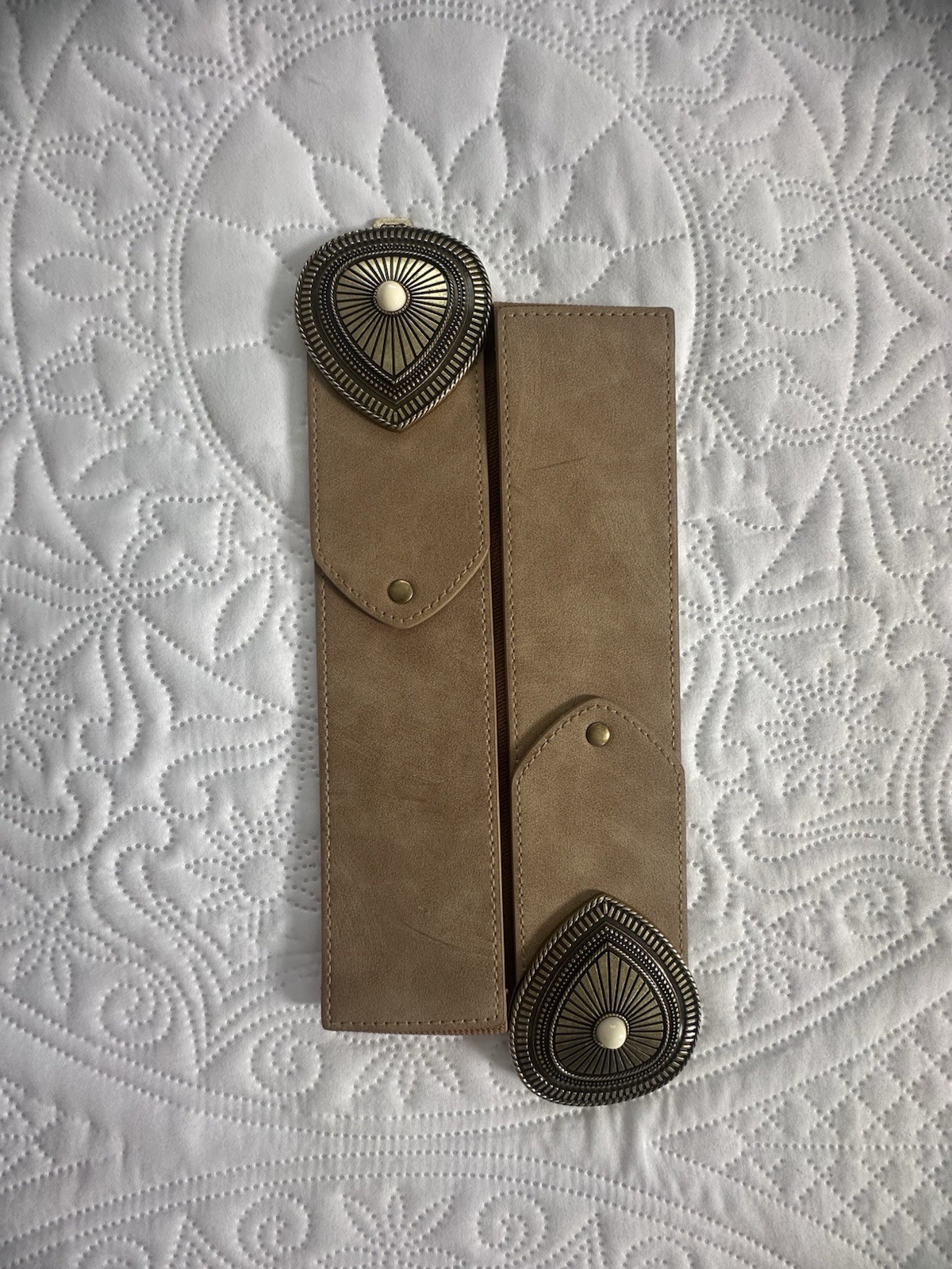 Vince Camuto wide elastic belt, brown, synthetic suede, size M/L M/G
