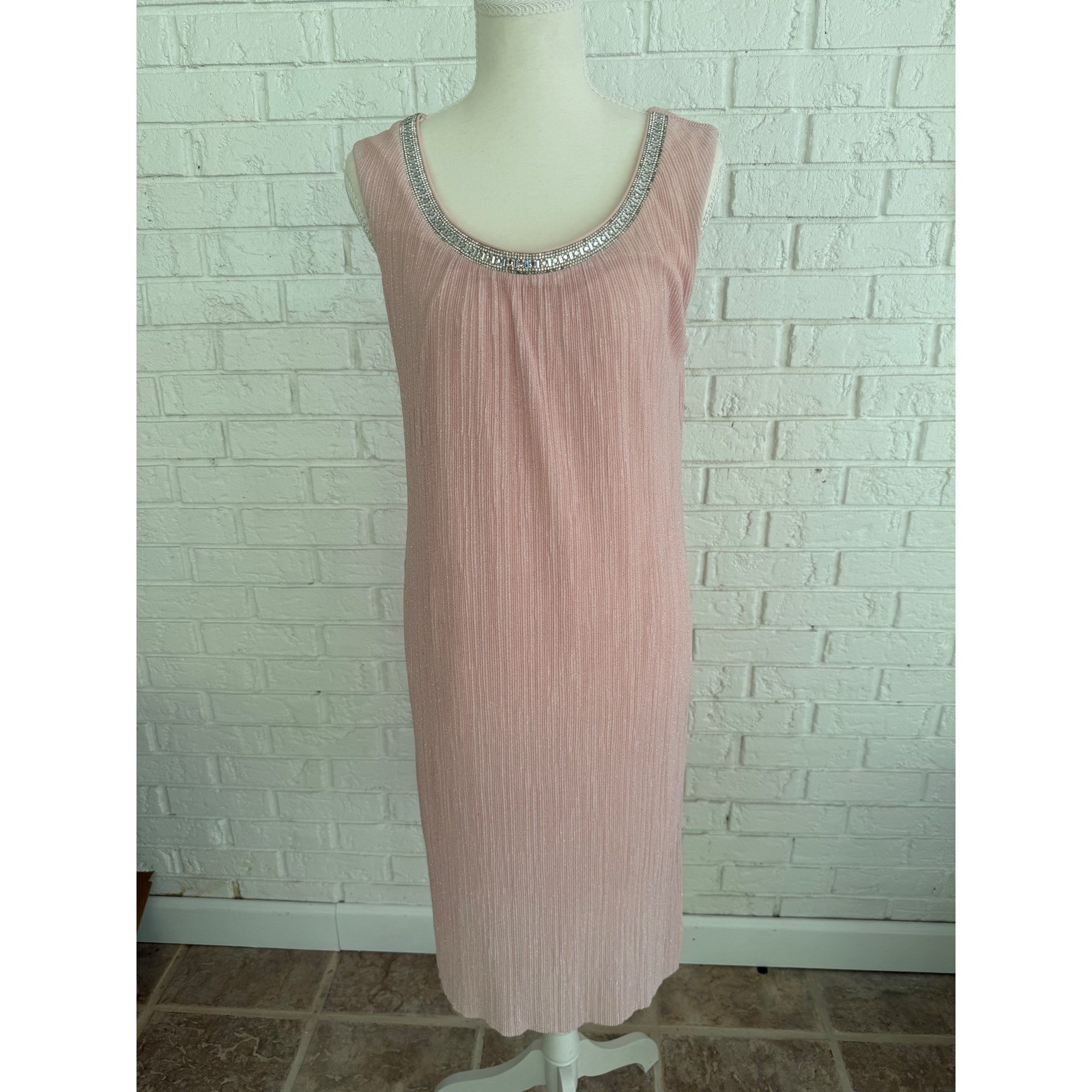 R&M Richards Sheath Dress Womens 12 Pink Excellent Metallic Rhinestone Plisse