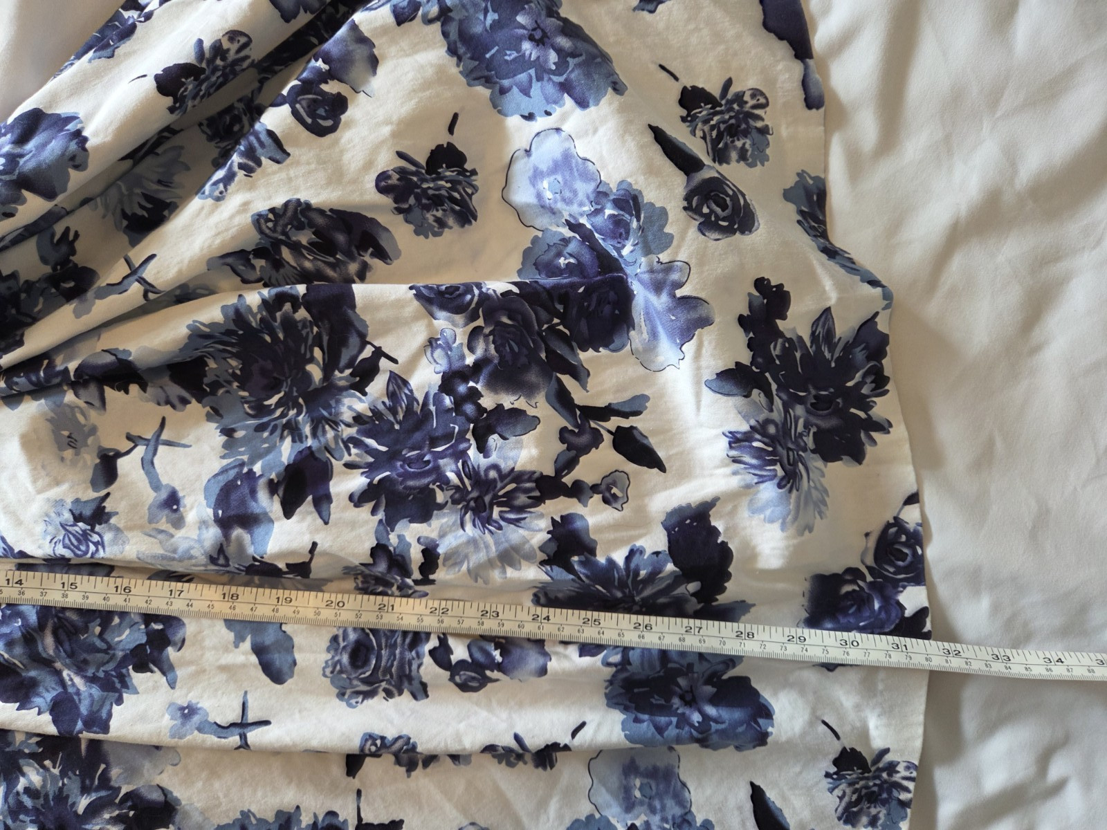 American Living Size 12 Blue White Floral Knee Length Dress with Pockets