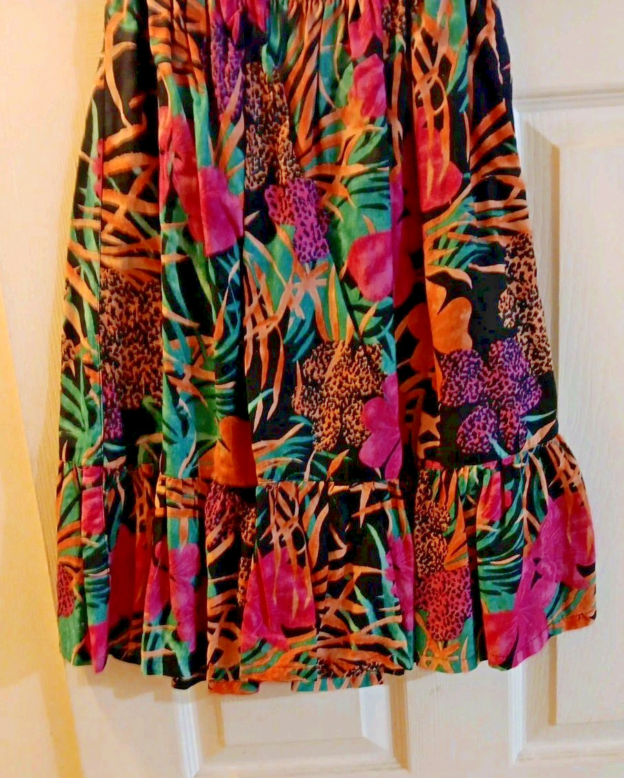 VICTORIA’S SECRET. SMOCKED TOP, RUFFLE BOTTOM, TROPICAL PRINT, SUNDRESS, SMALL