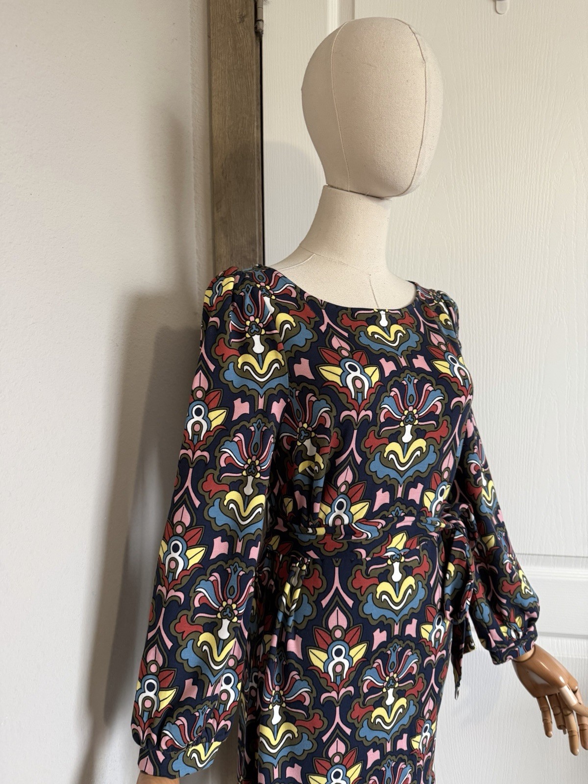 BODEN Tie Detail Jersey Shift Dress Size US 4R Multicolor Print
