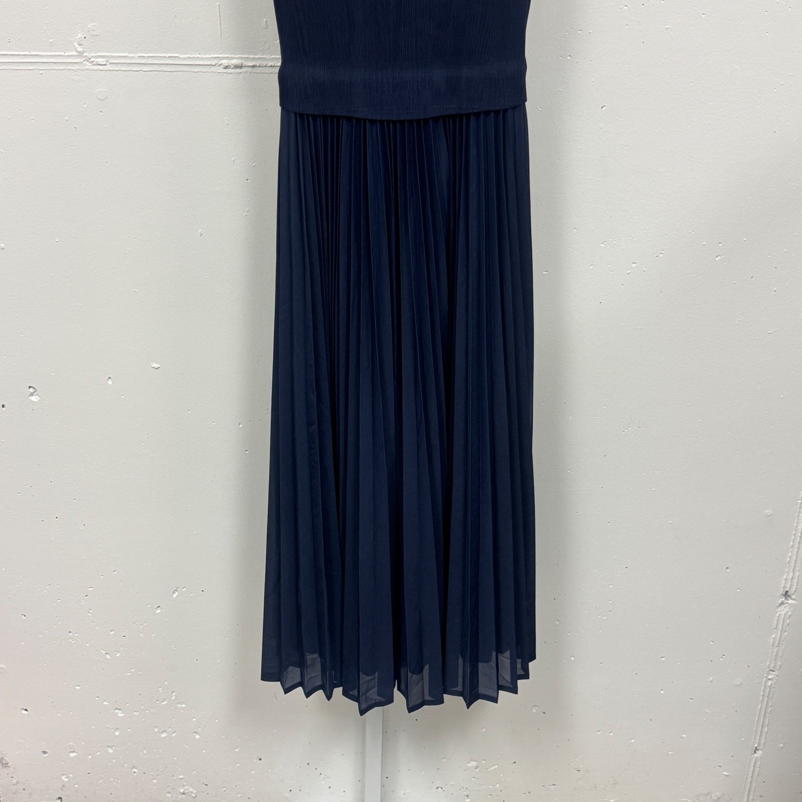 NWT Current Air Navy Blue Pleated V-Neck Sleeveless Midi Dress Stretch Top Small