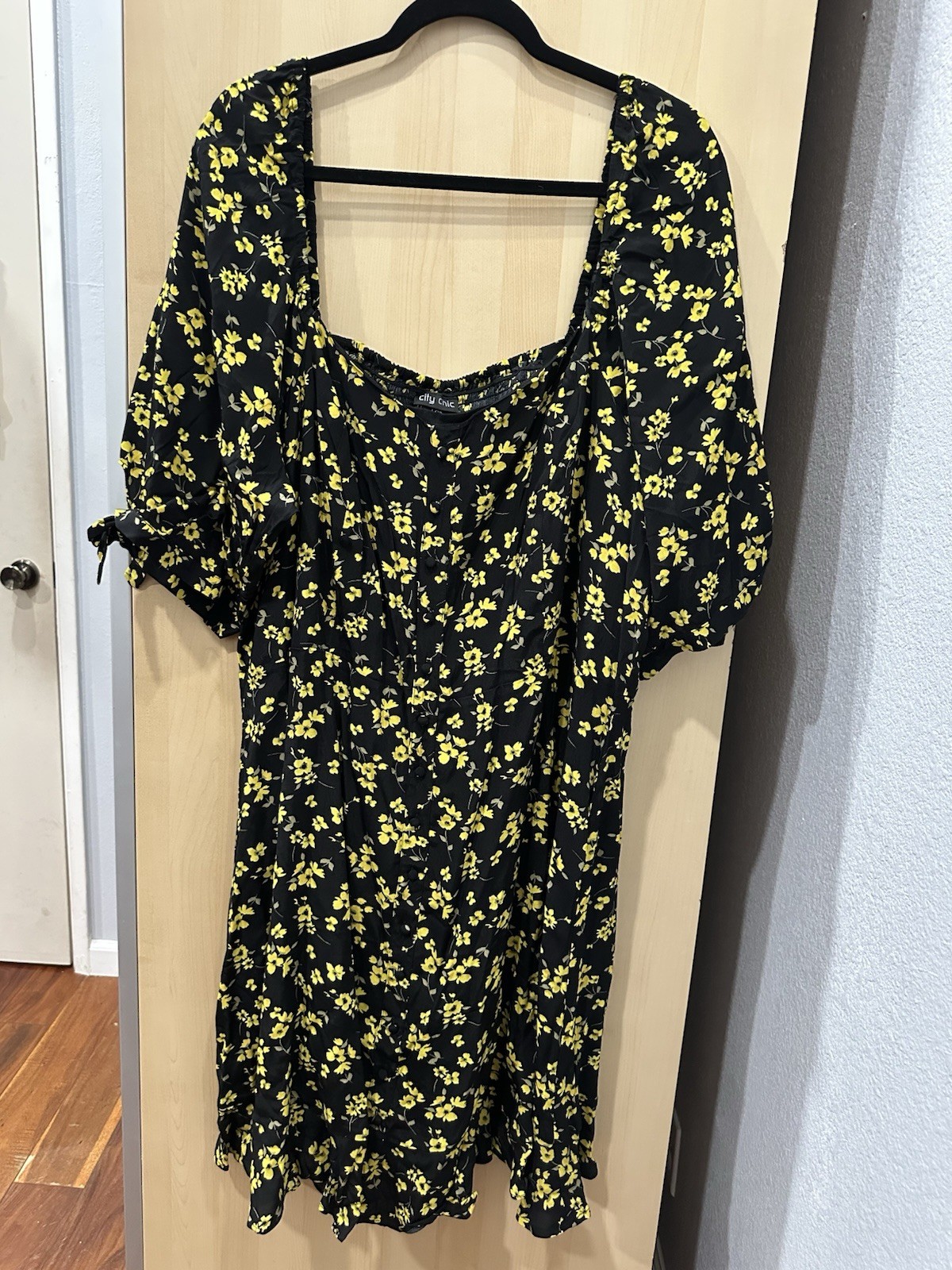 City Chic Dress L(20) Black Yellow Floral Ruched Half Sleeve Frill Hem Lined