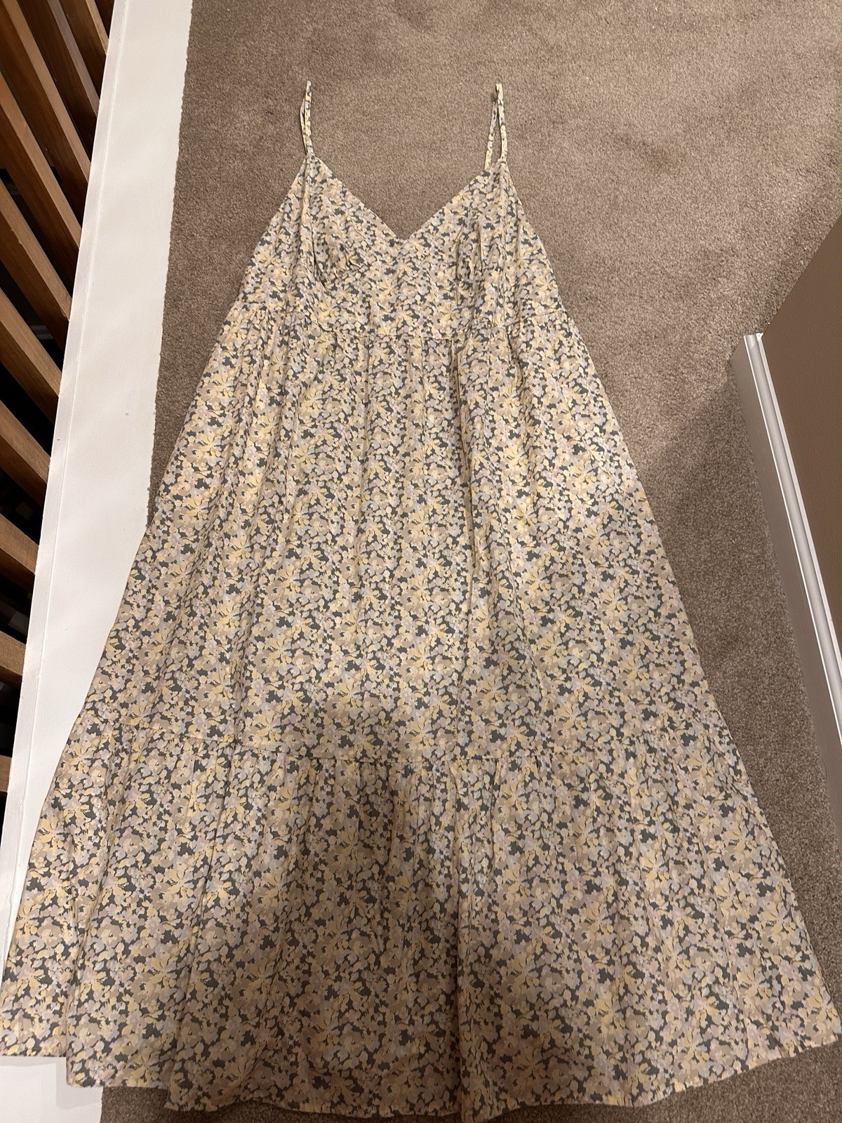 Universal Thread Womens 1X Beige Blue White Floral Smocked V-Neck Maxi Dress