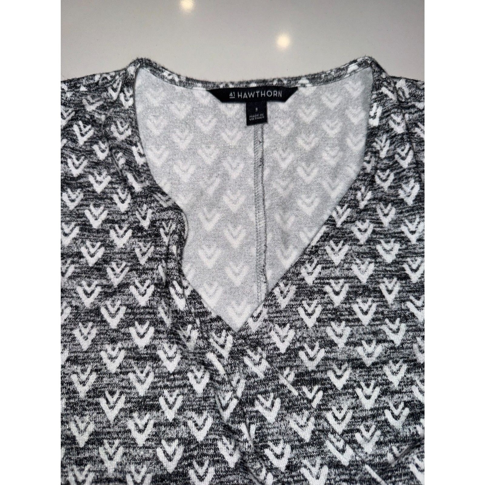41 Hawthorn Small Sleeveless Faux Wrap Midi Dress Gray Chevron Tulip Hem