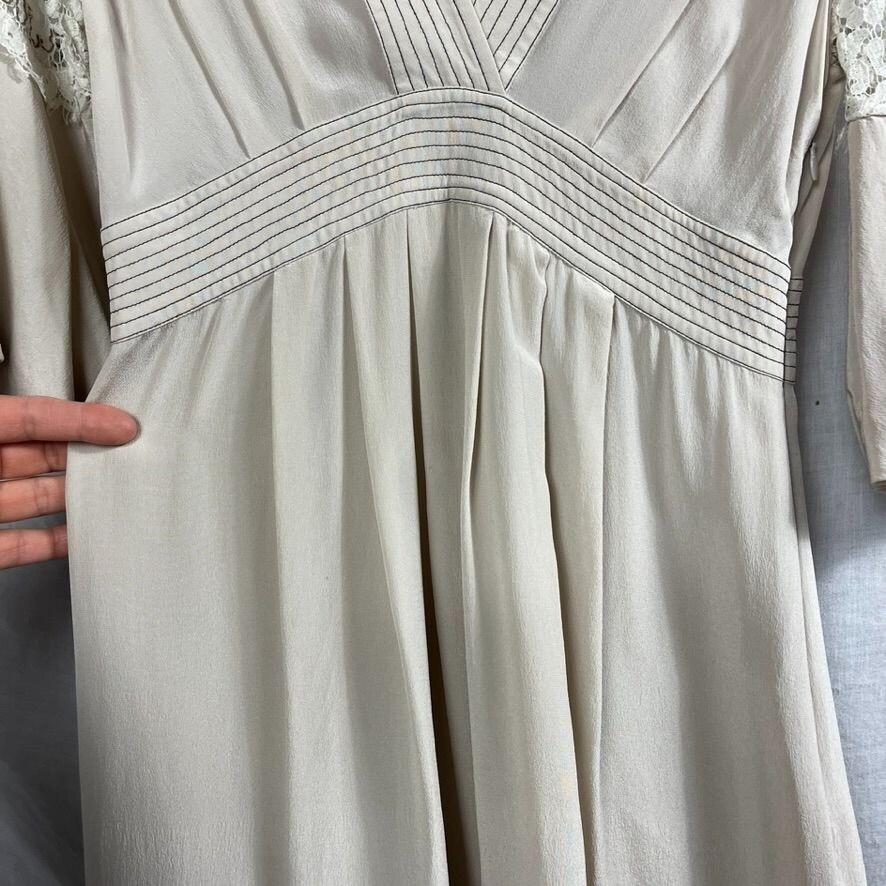 Banana Republic 100% Silk Special Occasion Dress Womens 4 Empire Romantic Lace