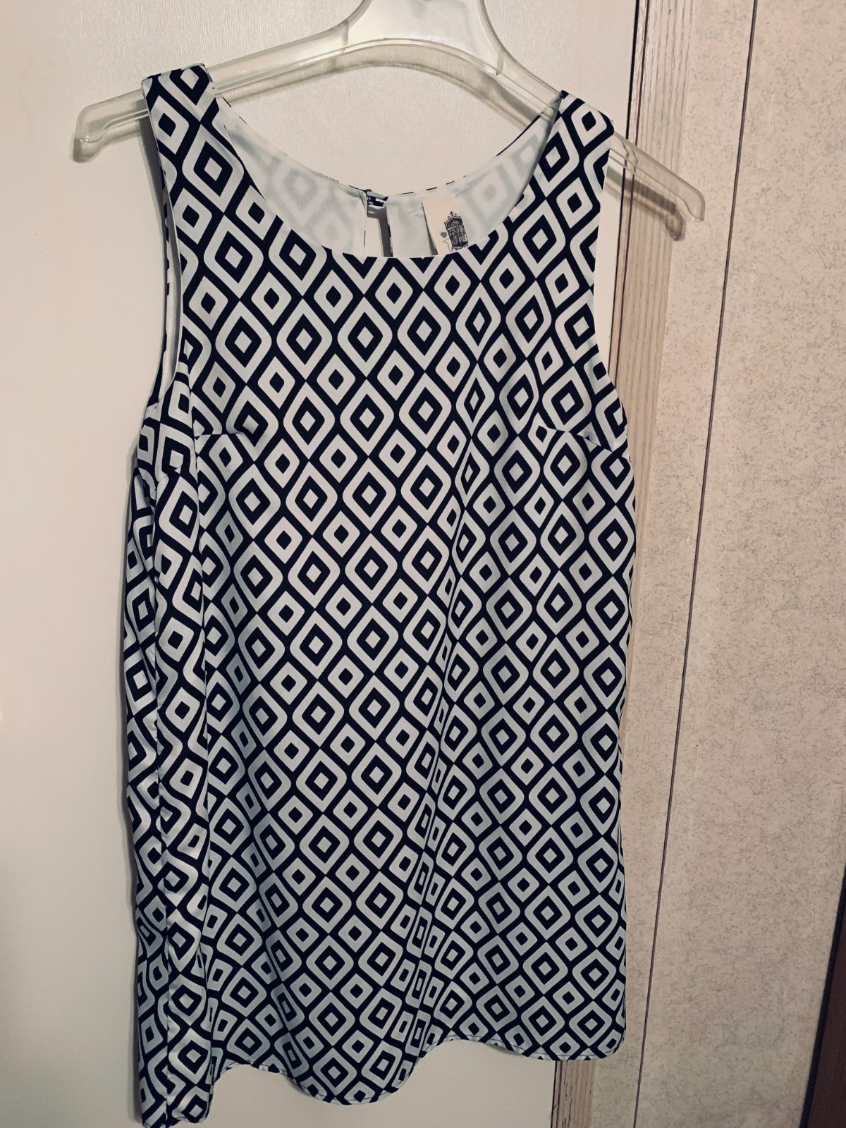 WOMEN’S CLOTHING/ DRESS/ UNKNOWN/ BLACK & WHITE GOEMETRIC/ SHIFT/ SIZE LARGE